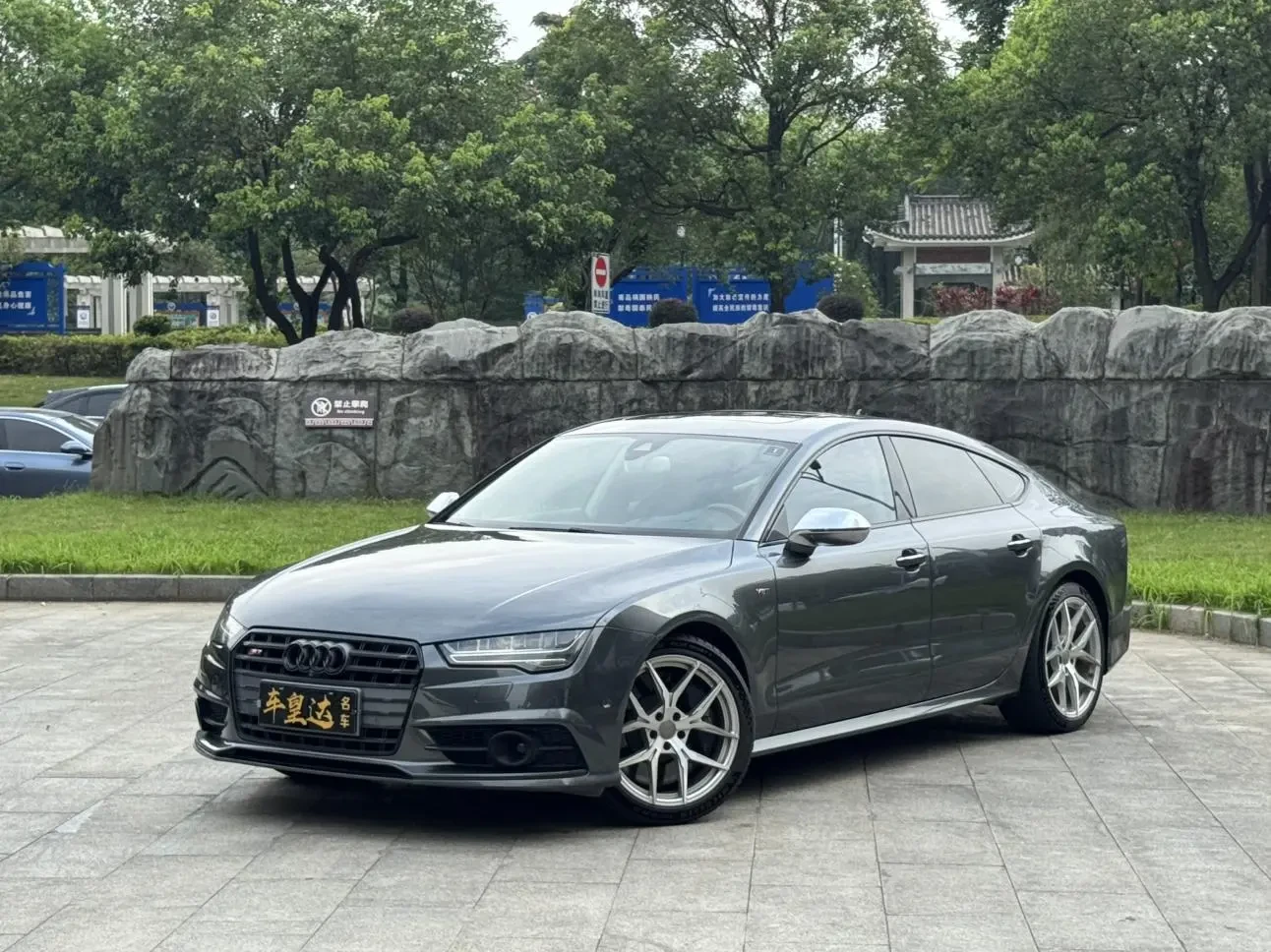 Main__Slider__Photo:undefined undefined 2018-0