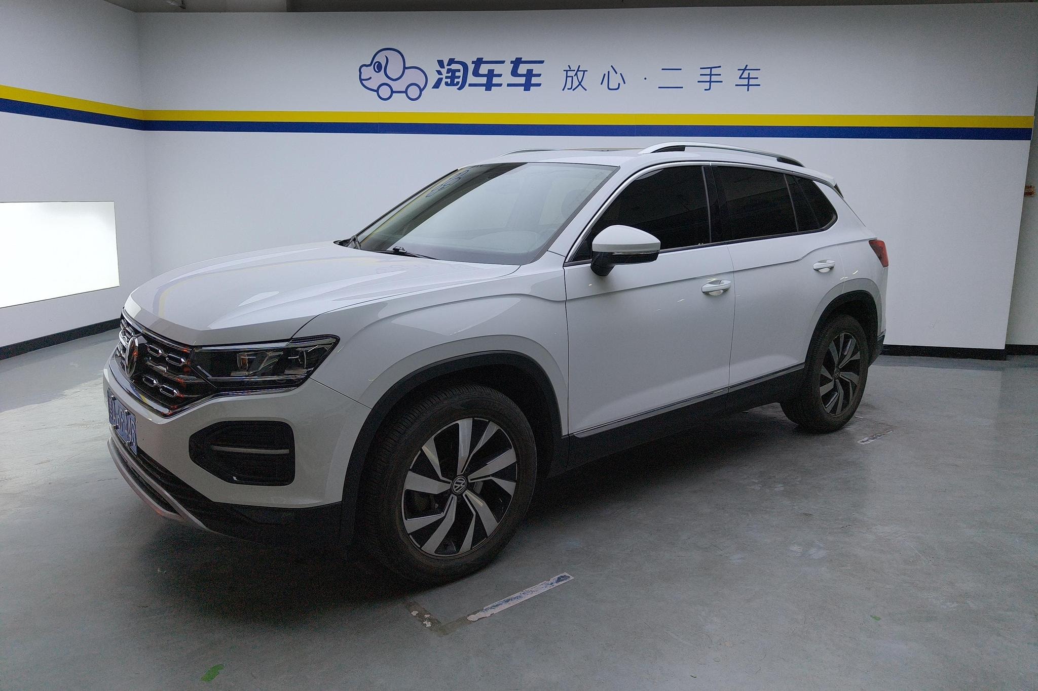 Main__Slider__Photo:undefined undefined 2019-0