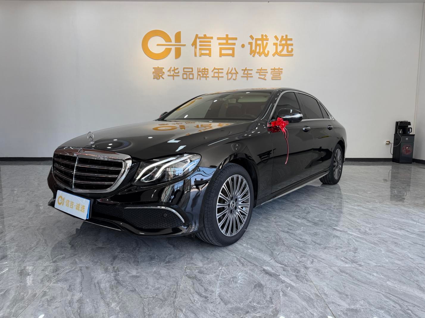 Main__Slider__Photo:undefined undefined 2019-0
