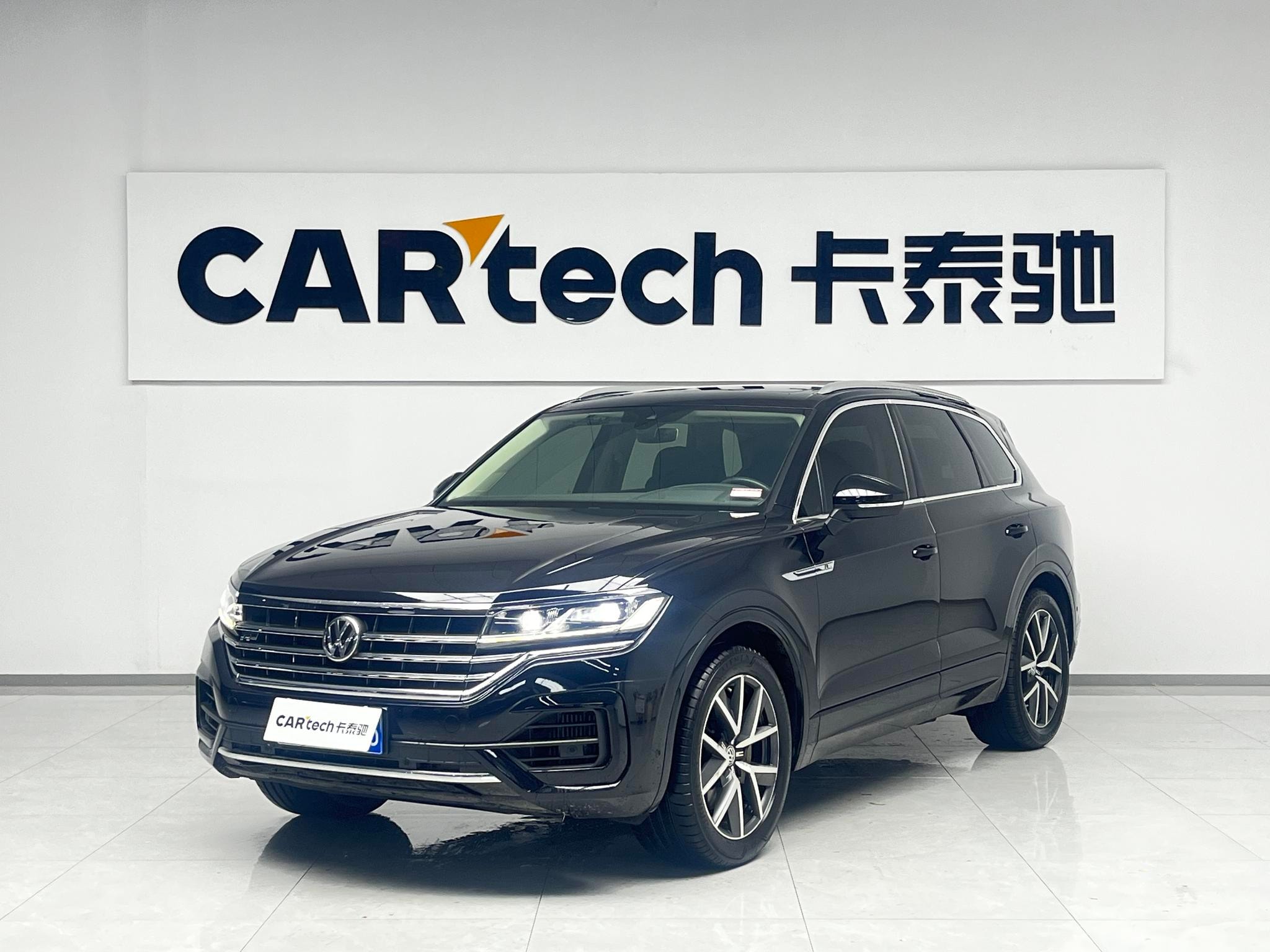 Main__Slider__Photo:undefined undefined 2019-0