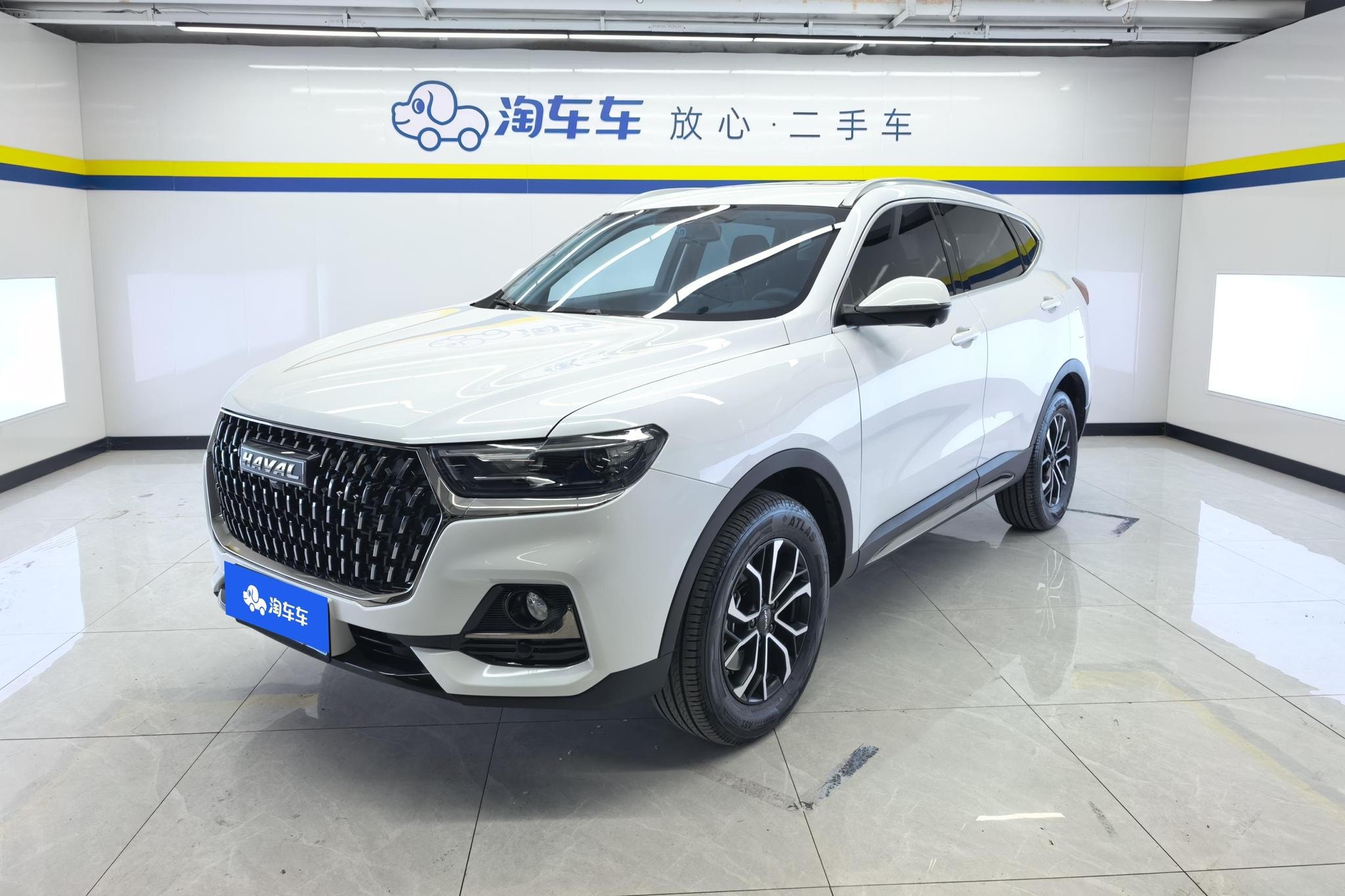 Main__Slider__Photo:undefined undefined 2023-0