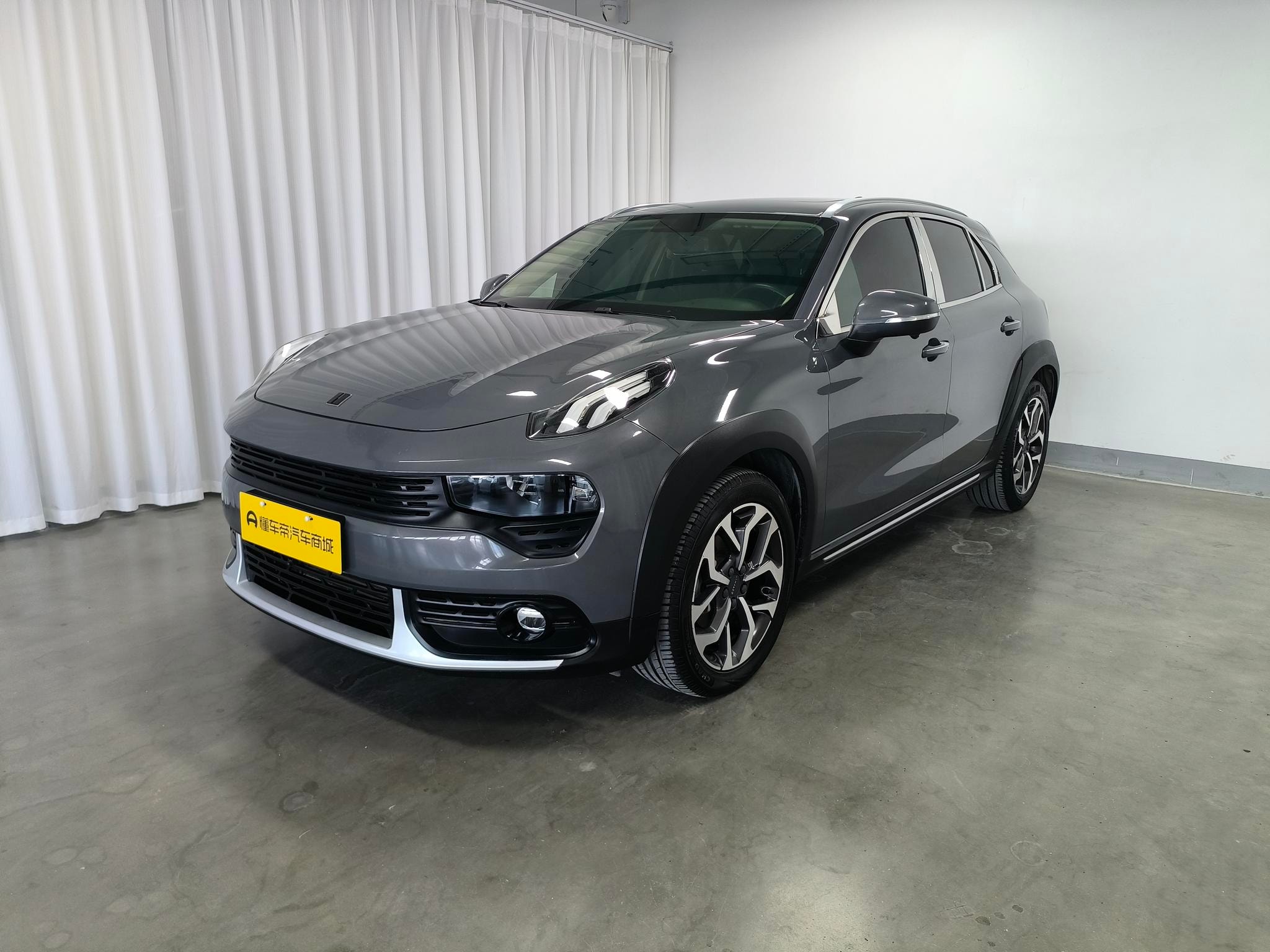 Main__Slider__Photo:undefined undefined 2019-0