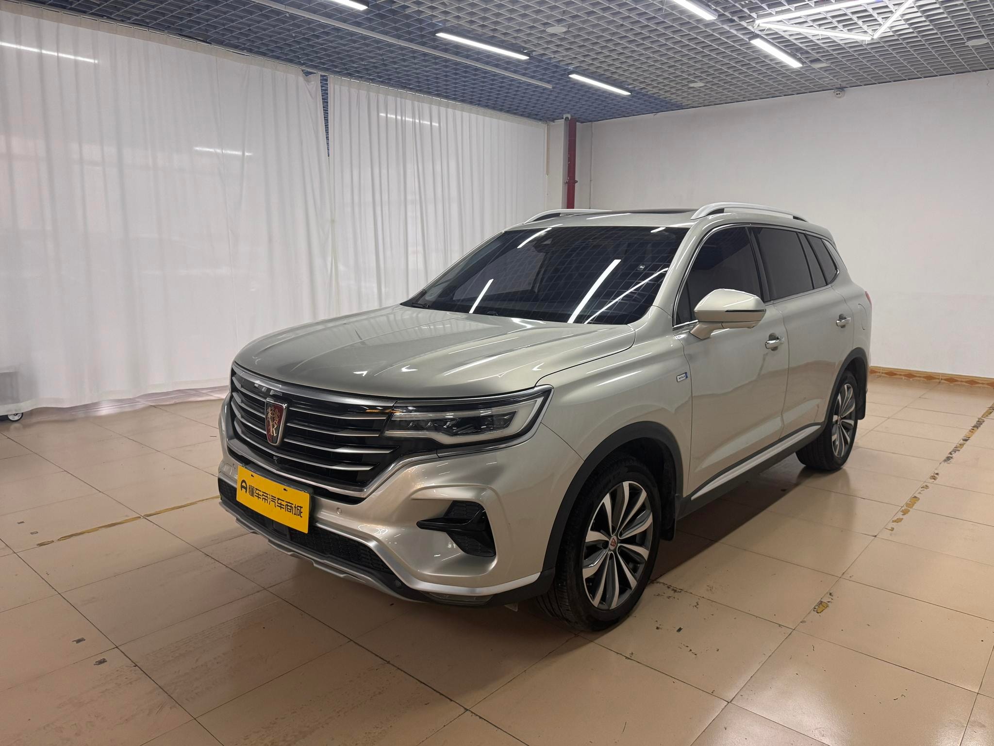 Main__Slider__Photo:undefined undefined 2019-0