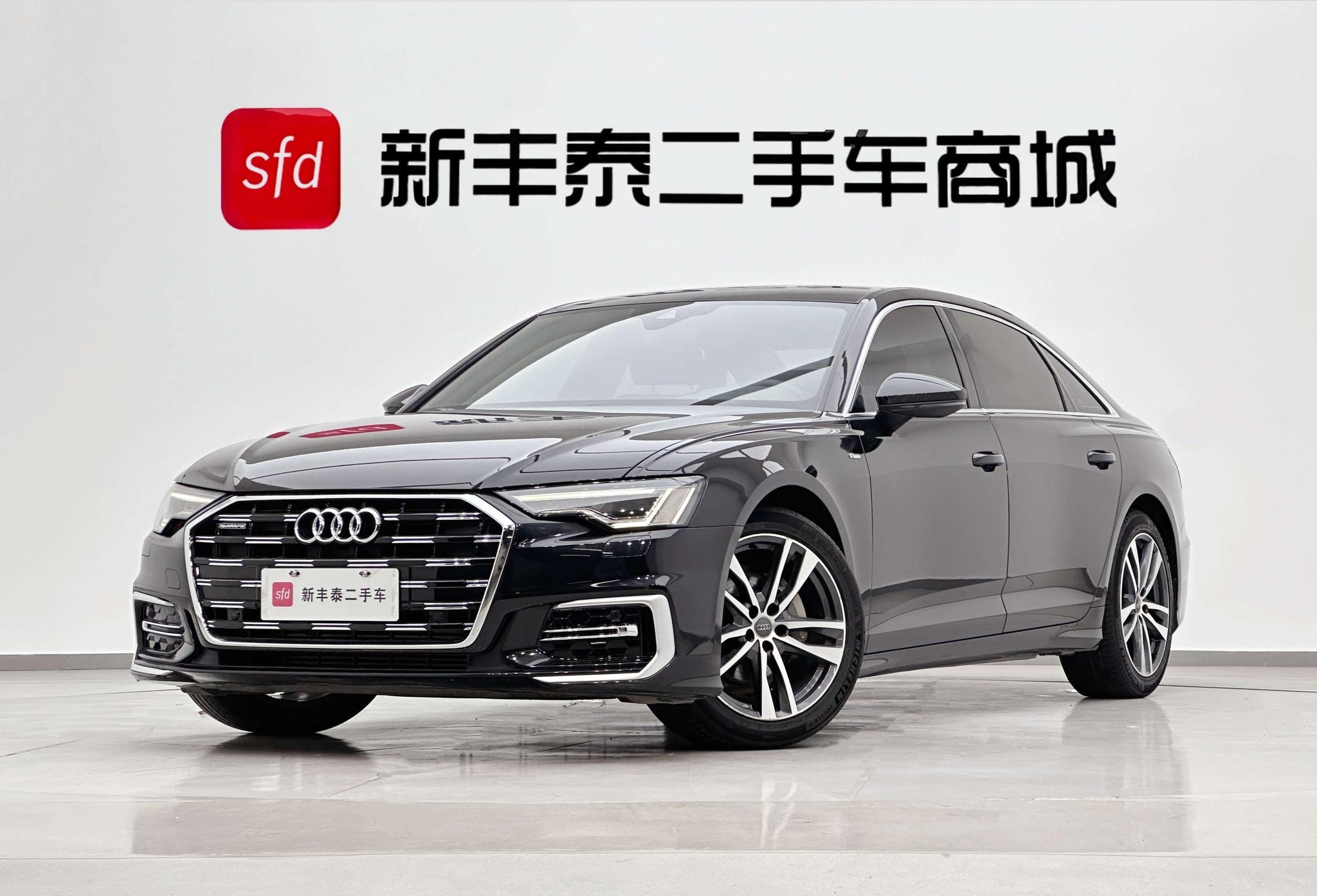 Main__Slider__Photo:undefined undefined 2019-0