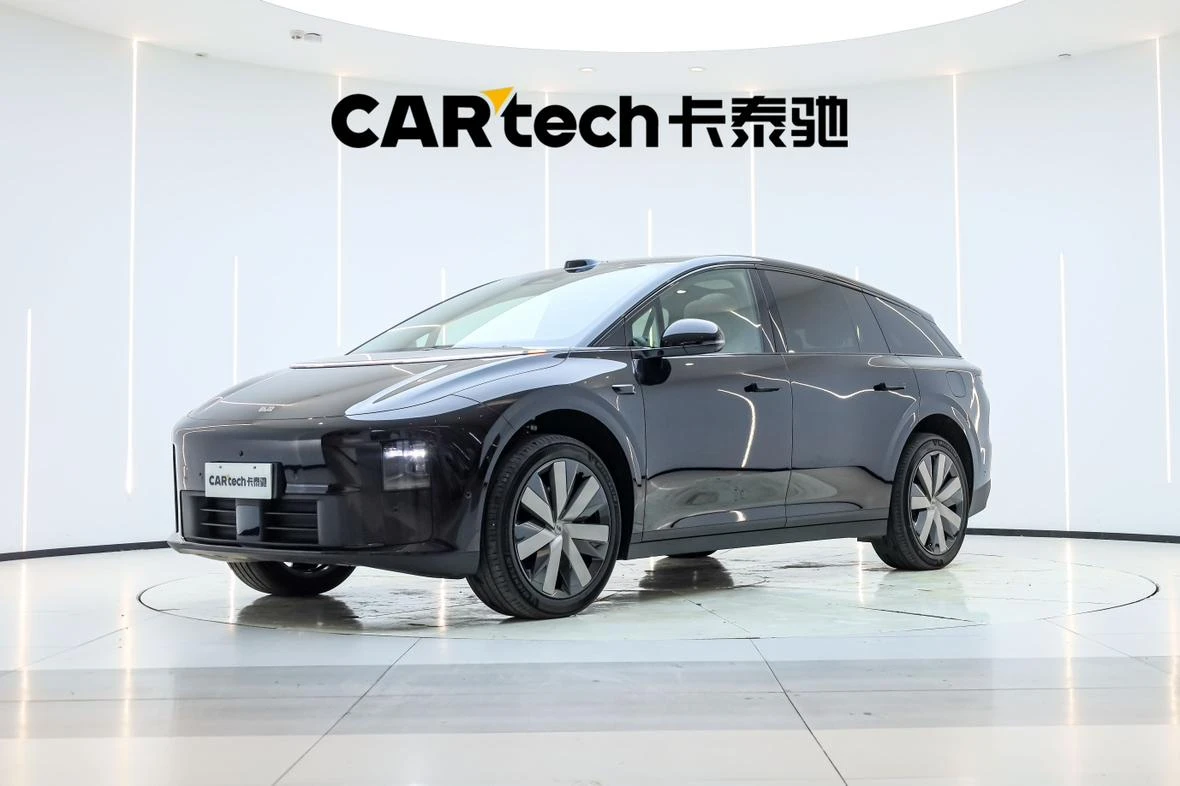 Main__Slider__Photo:undefined undefined 2025-0