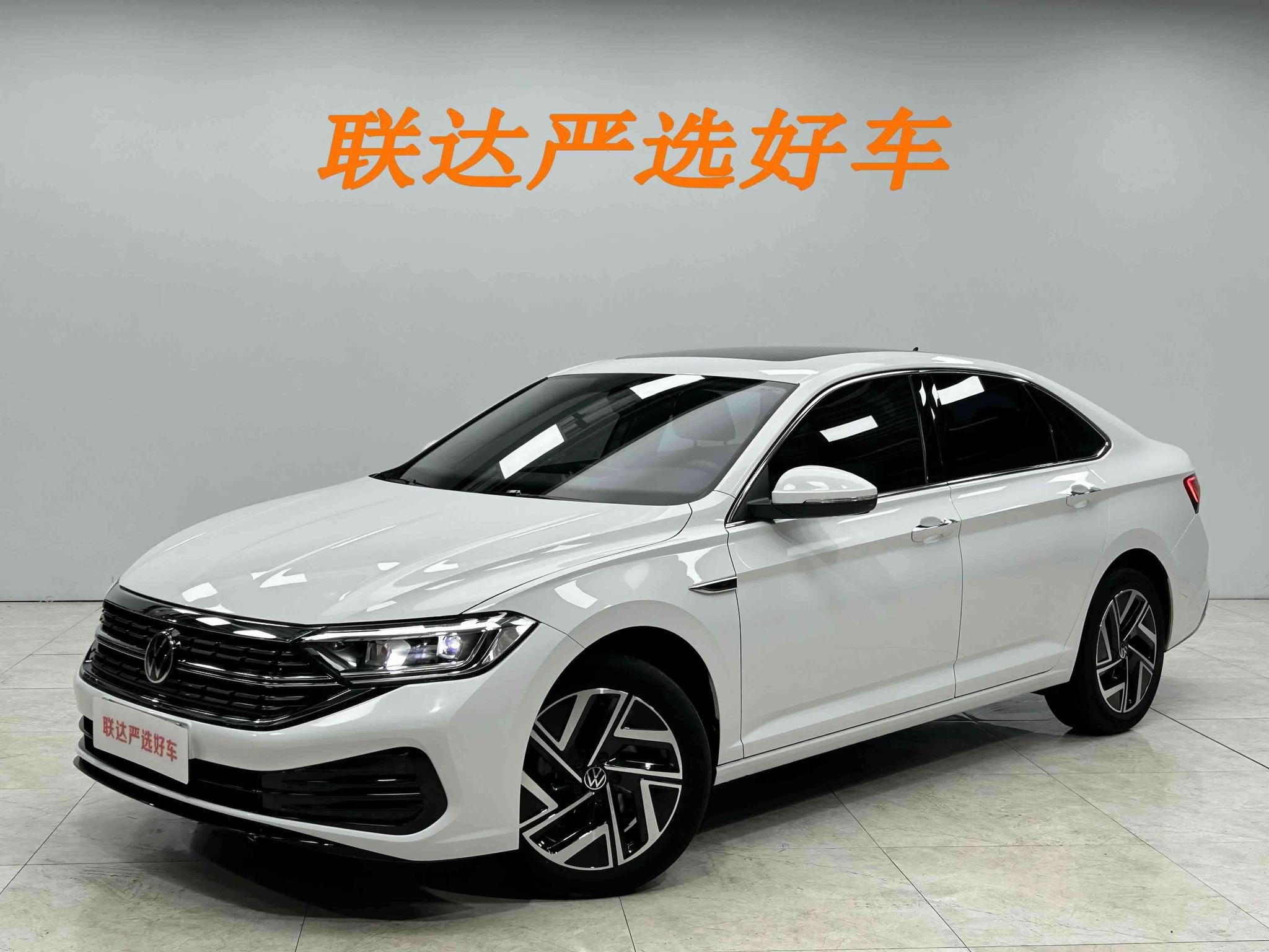 Main__Slider__Photo:undefined undefined 2023-0