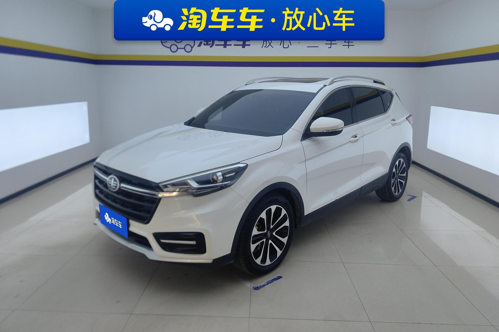 Main__Slider__Photo:undefined undefined 2019-0