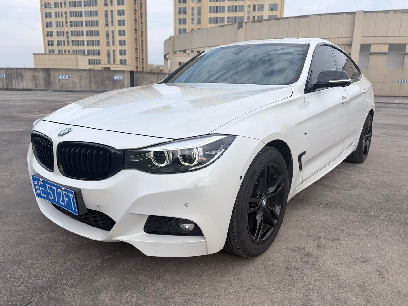 Main__Slider__Photo:undefined undefined 2019-0