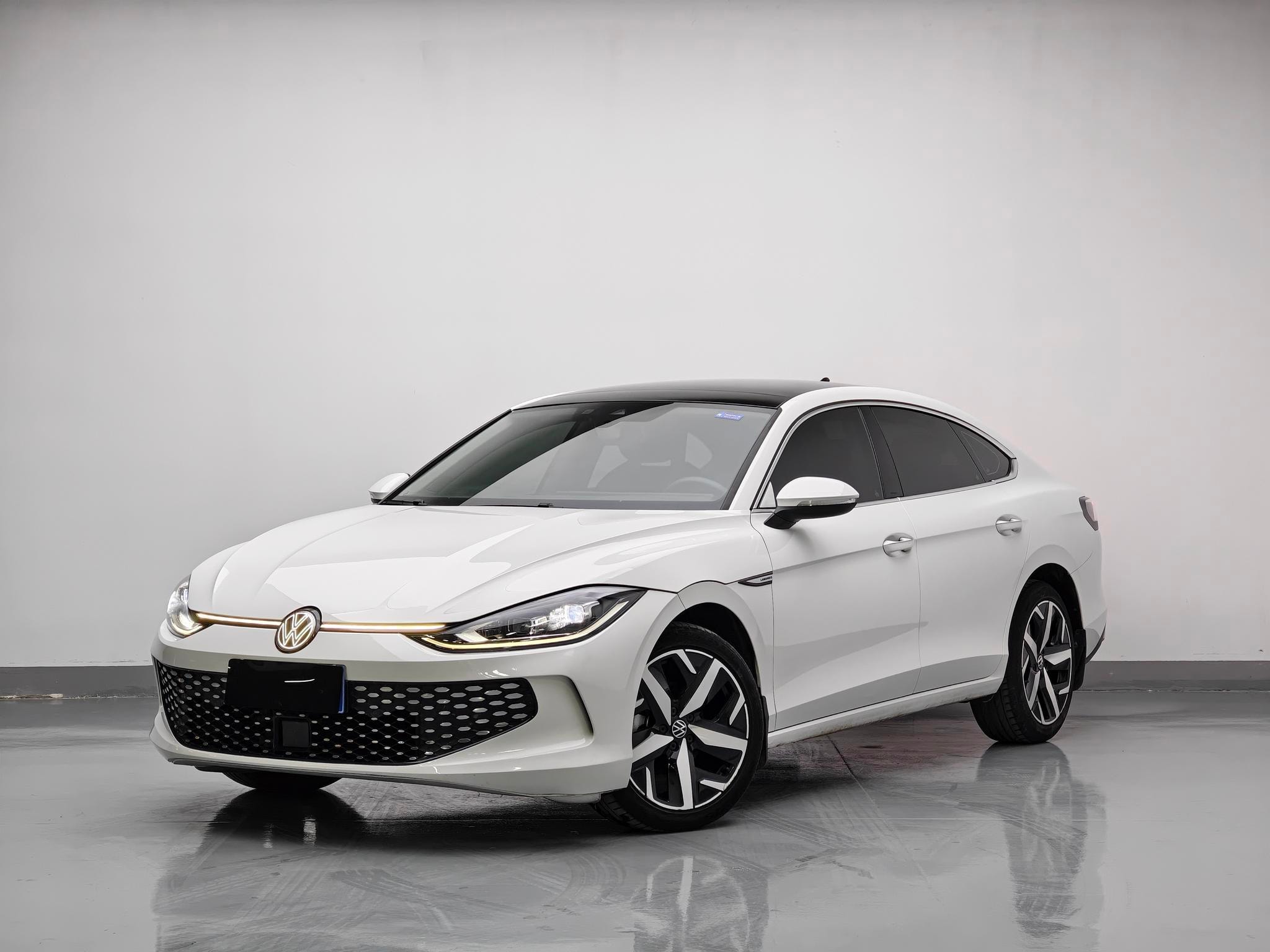 Main__Slider__Photo:undefined undefined 2023-0