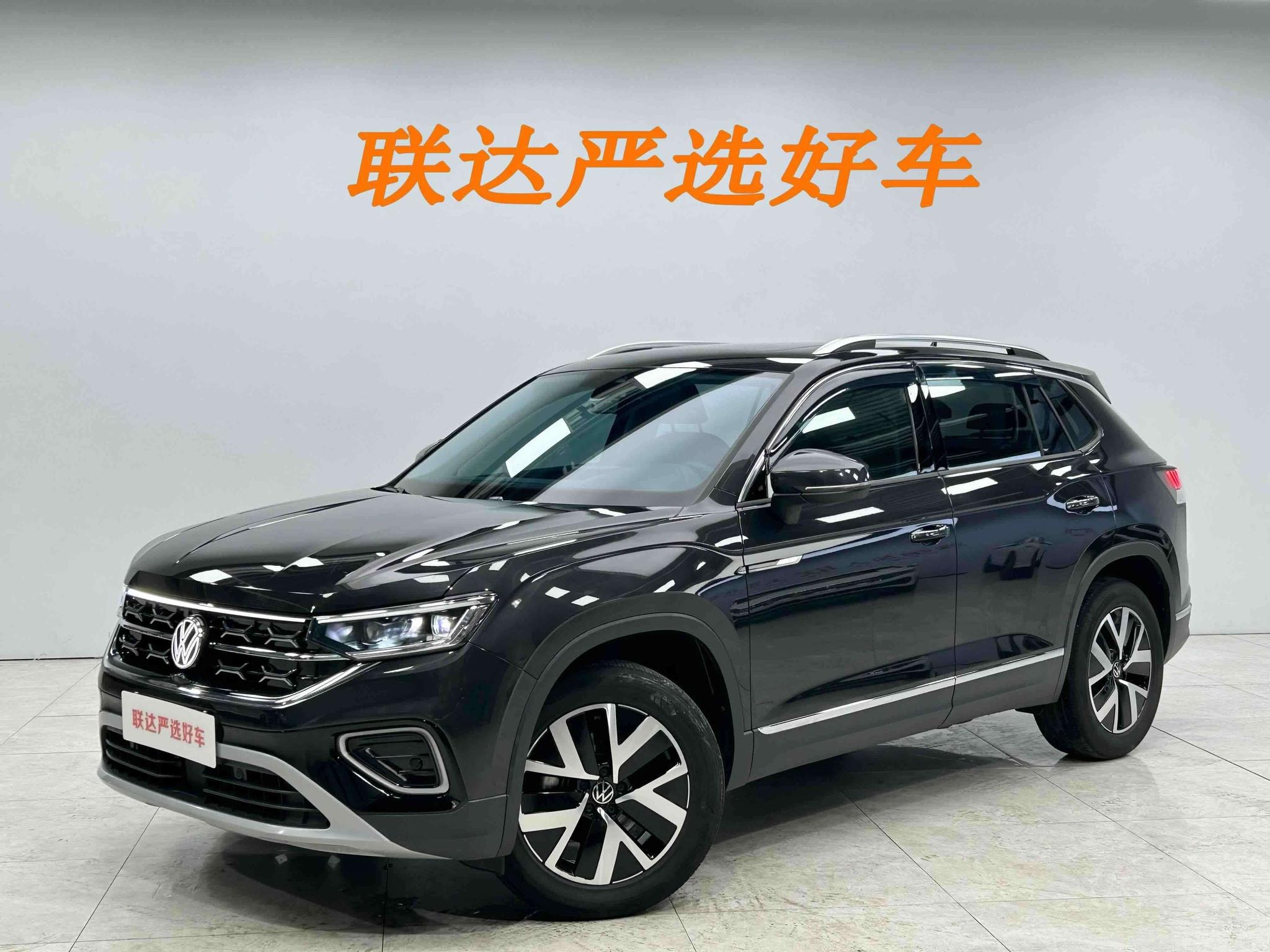 Main__Slider__Photo:undefined undefined 2023-0