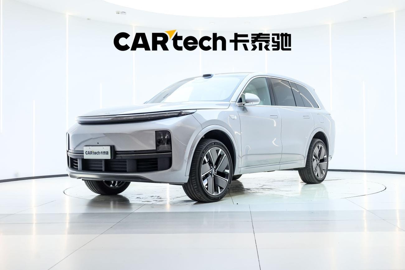 Main__Slider__Photo:undefined undefined 2025-0