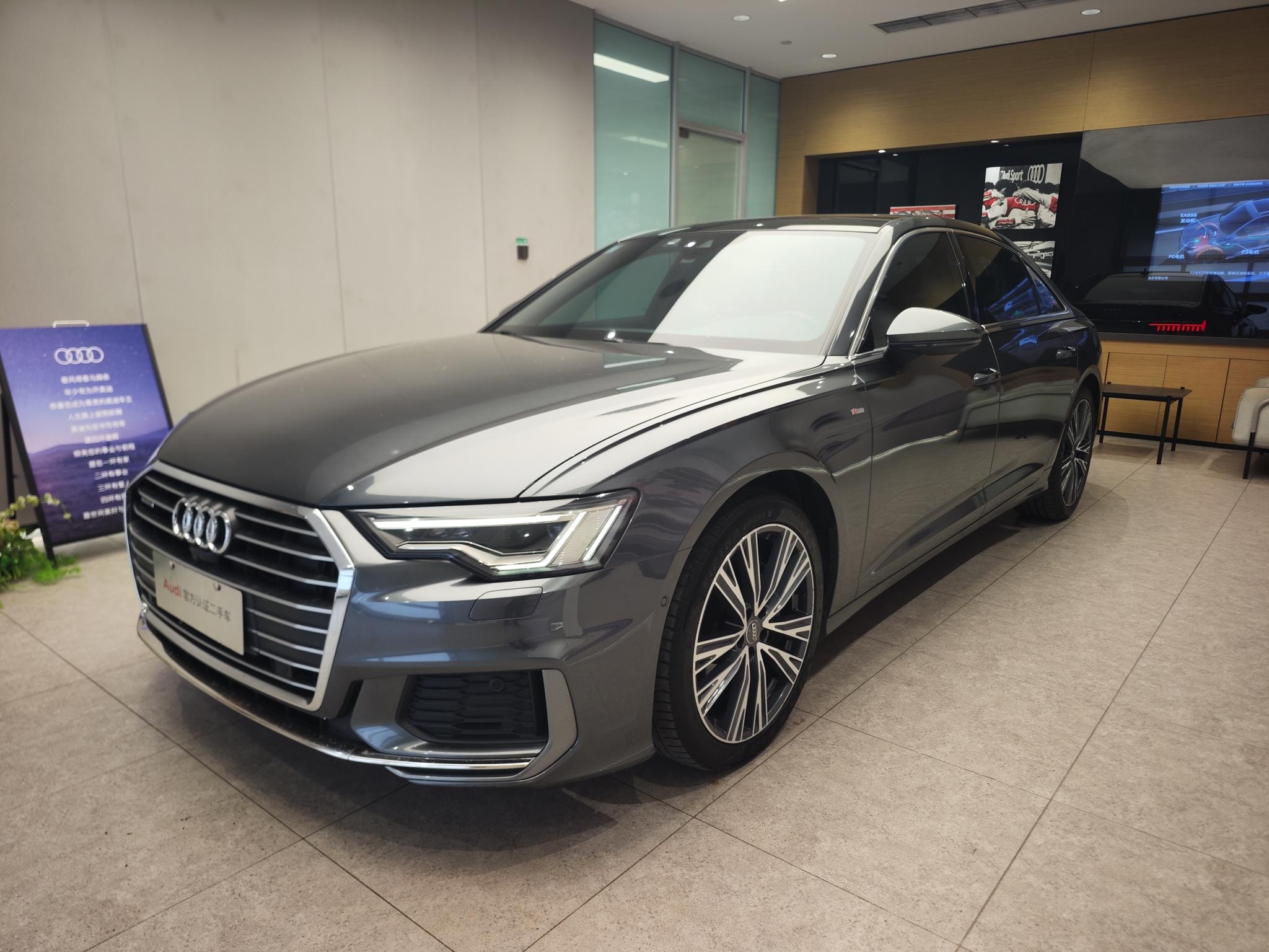 Main__Slider__Photo:undefined undefined 2019-0
