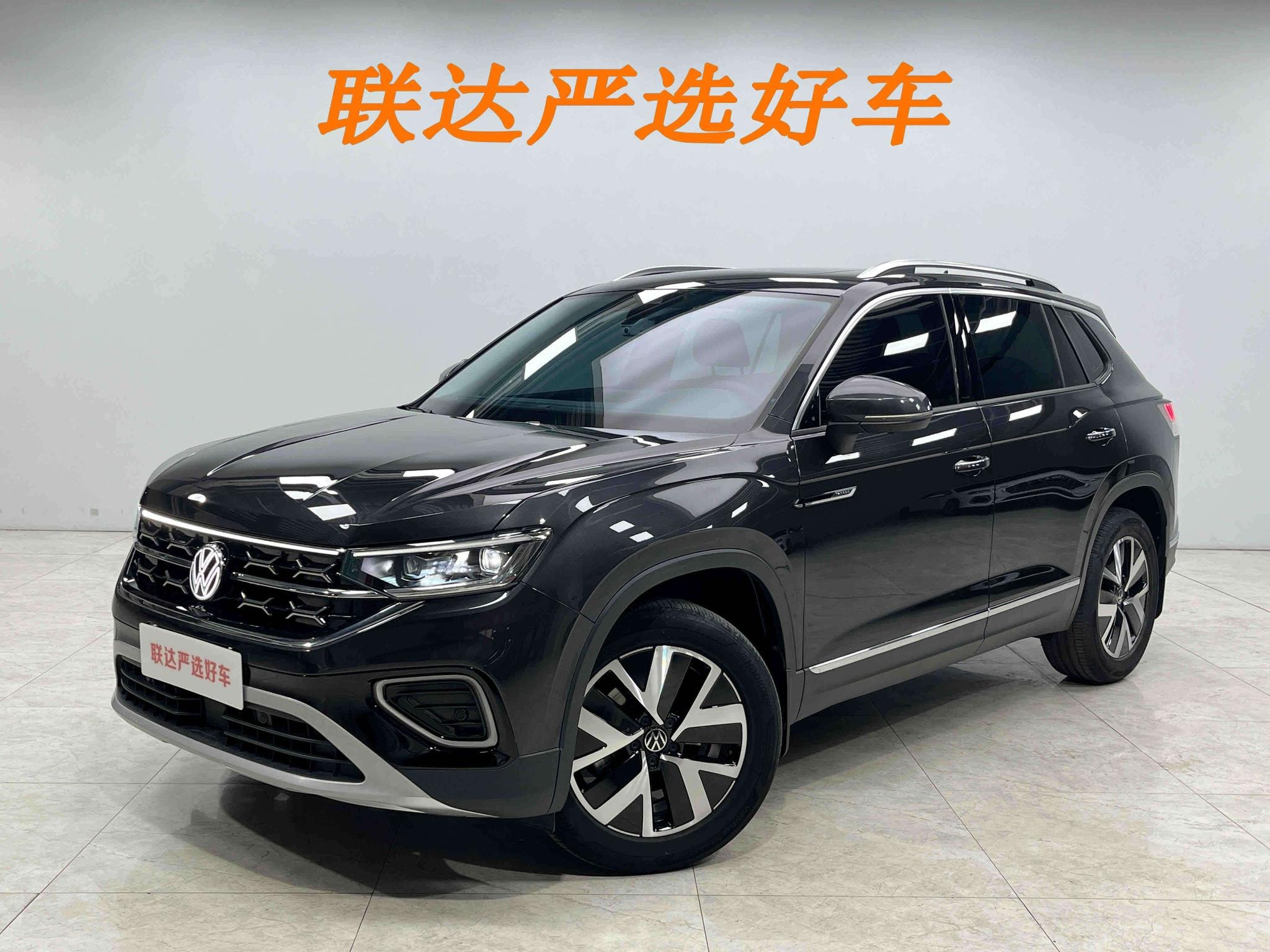 Main__Slider__Photo:undefined undefined 2023-0