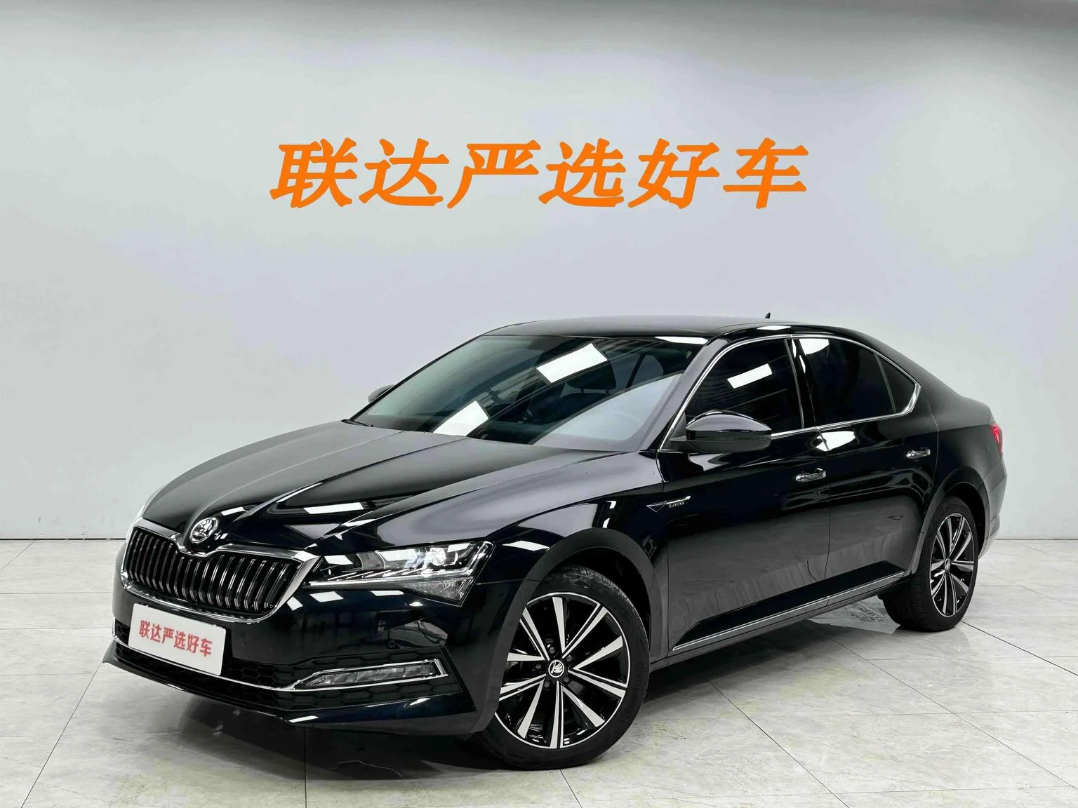 Main__Slider__Photo:undefined undefined 2025-0