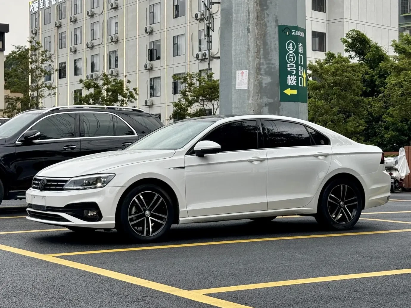 Main__Slider__Photo:undefined undefined 2019-0