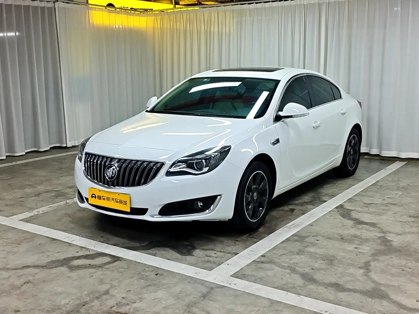 Main__Slider__Photo:undefined undefined 2015-0