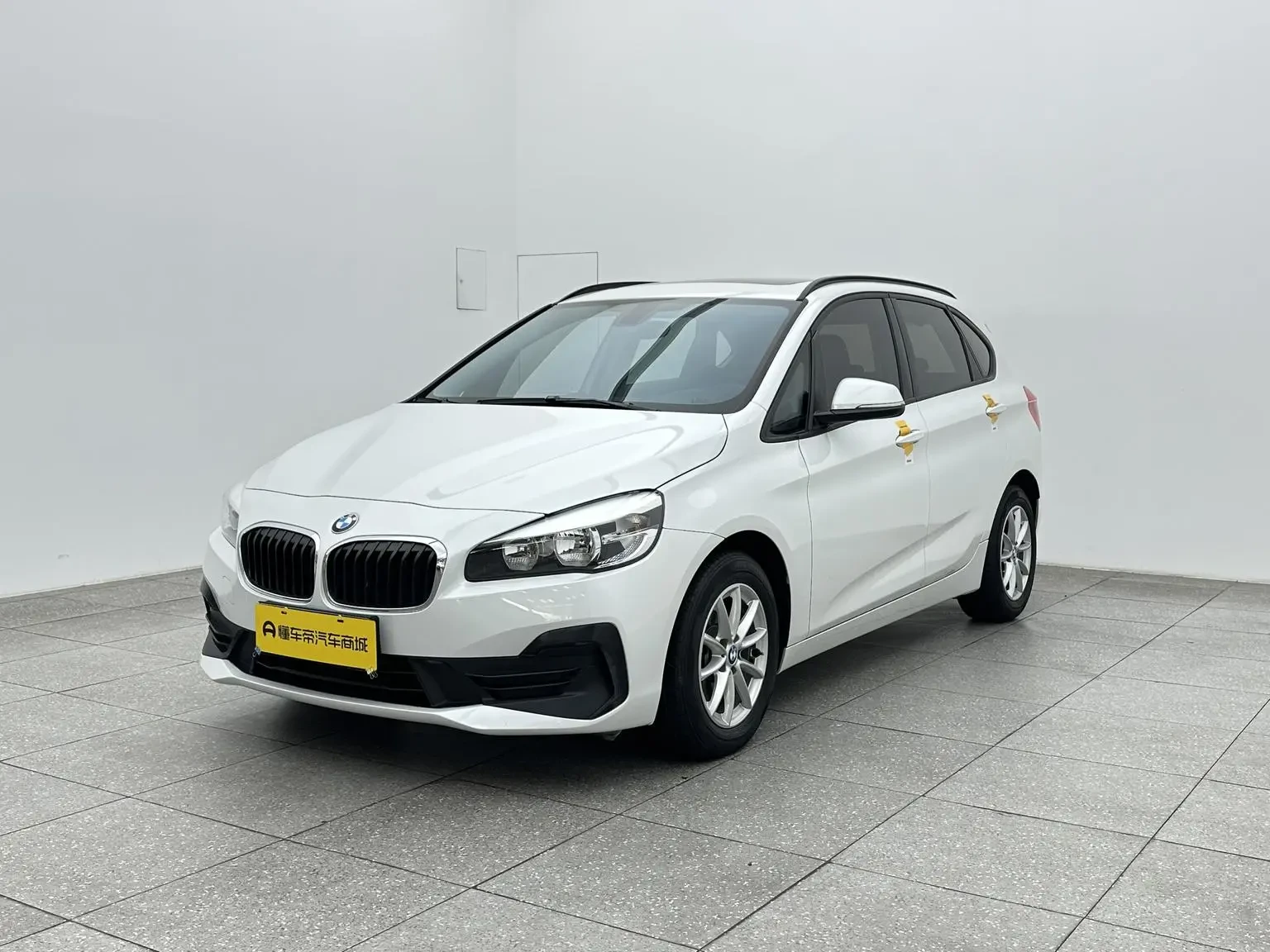 Main__Slider__Photo:undefined undefined 2019-0