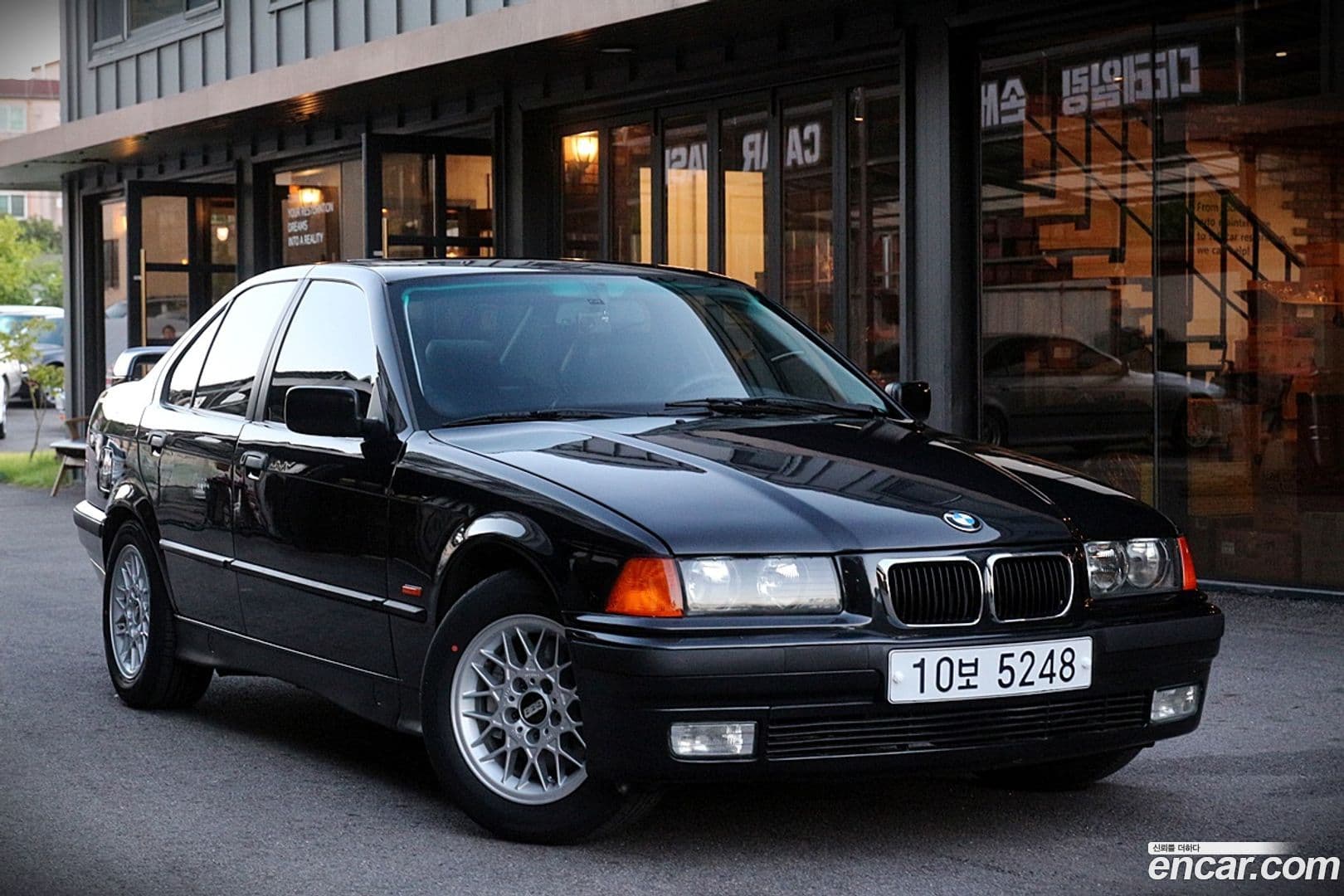 Main__Slider__Photo:3-Series BMW 1997.10-0