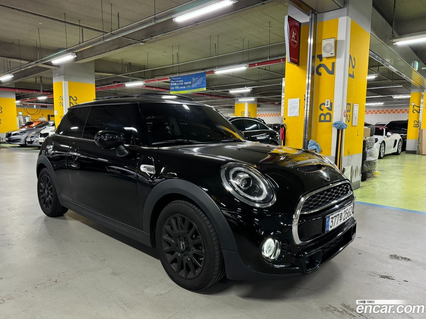 Main__Slider__Photo:Cooper Mini 2021.0-0