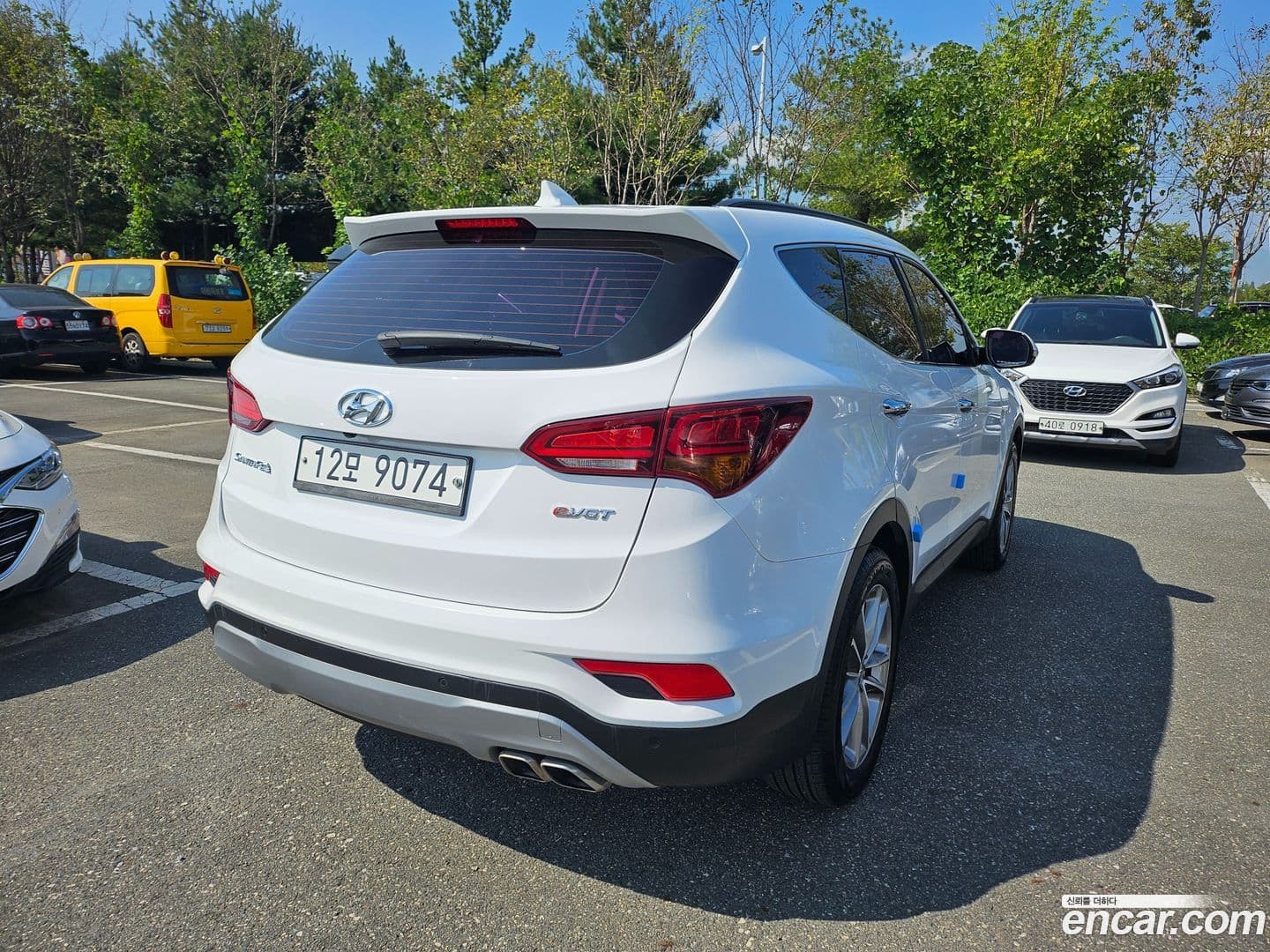 Main__Slider__Photo:Santafe Hyundai 2016.1-1