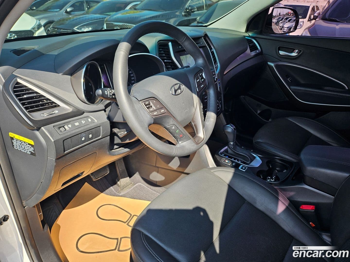 Main__Slider__Photo:Santafe Hyundai 2016.1-6
