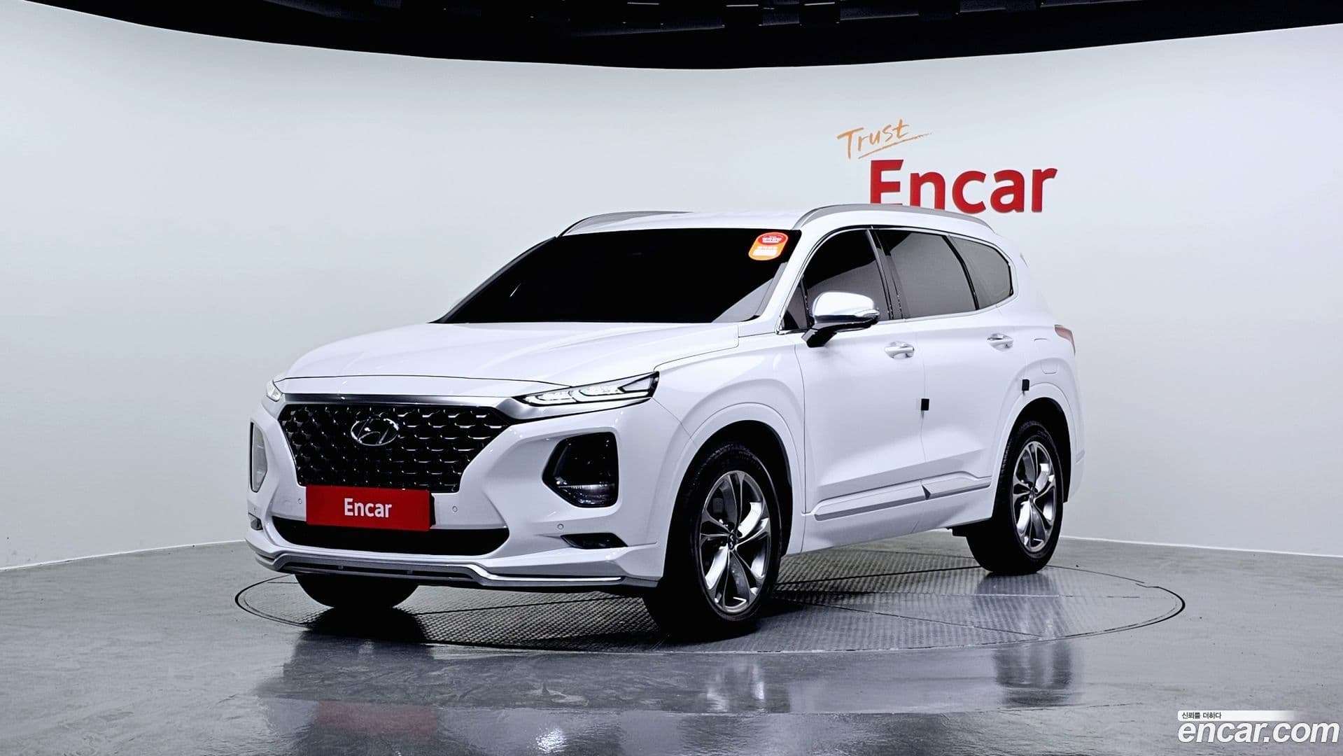 Main__Slider__Photo:Santafe Hyundai 2019.8-0