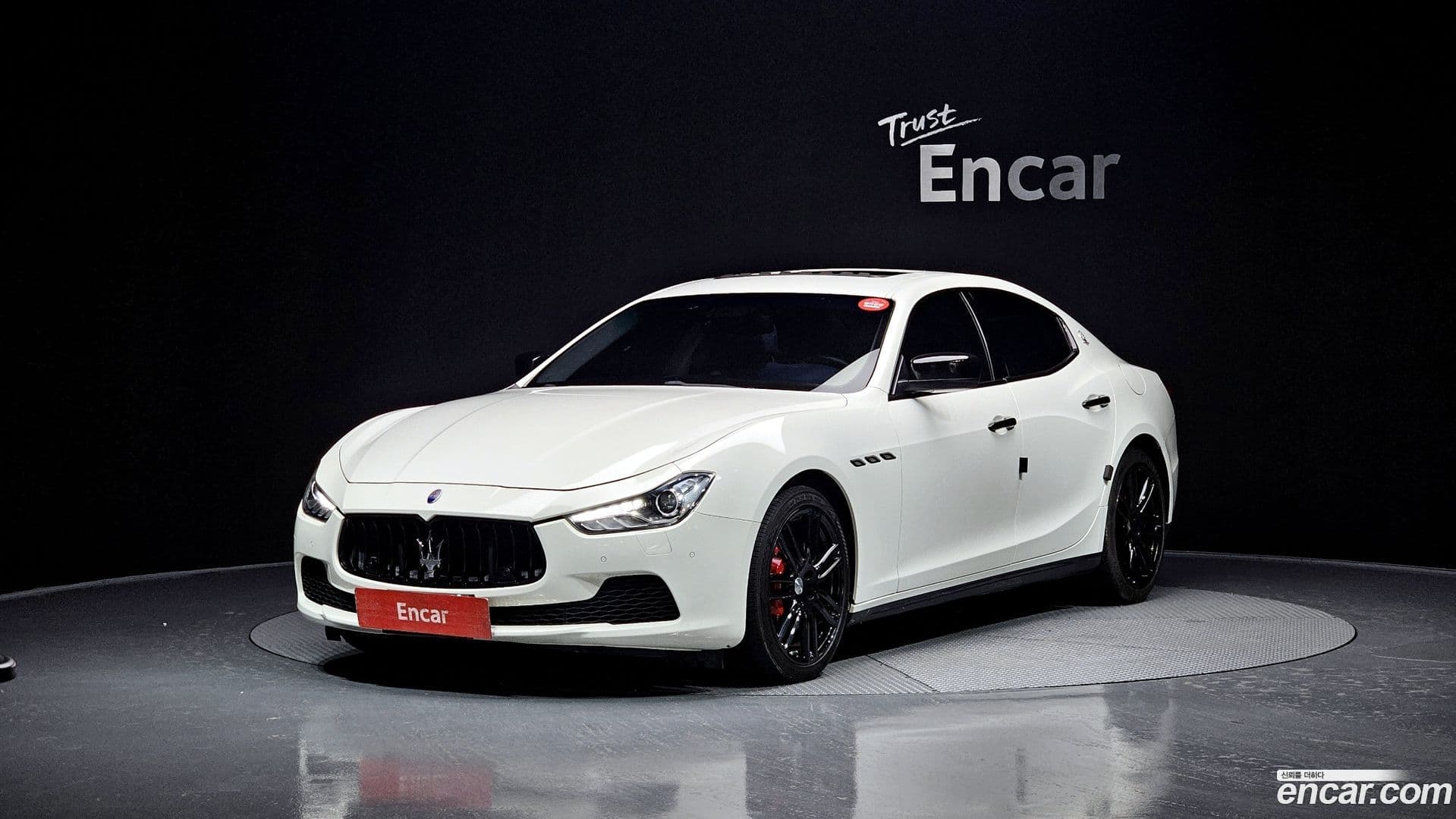 Main__Slider__Photo:Ghibli Maserati 2016.0-0