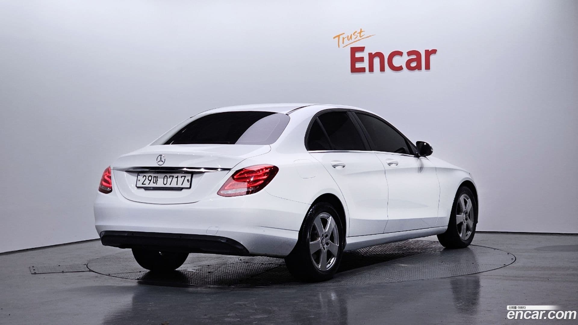 Main__Slider__Photo:C-Class Mercedes-Benz 2016.5-0