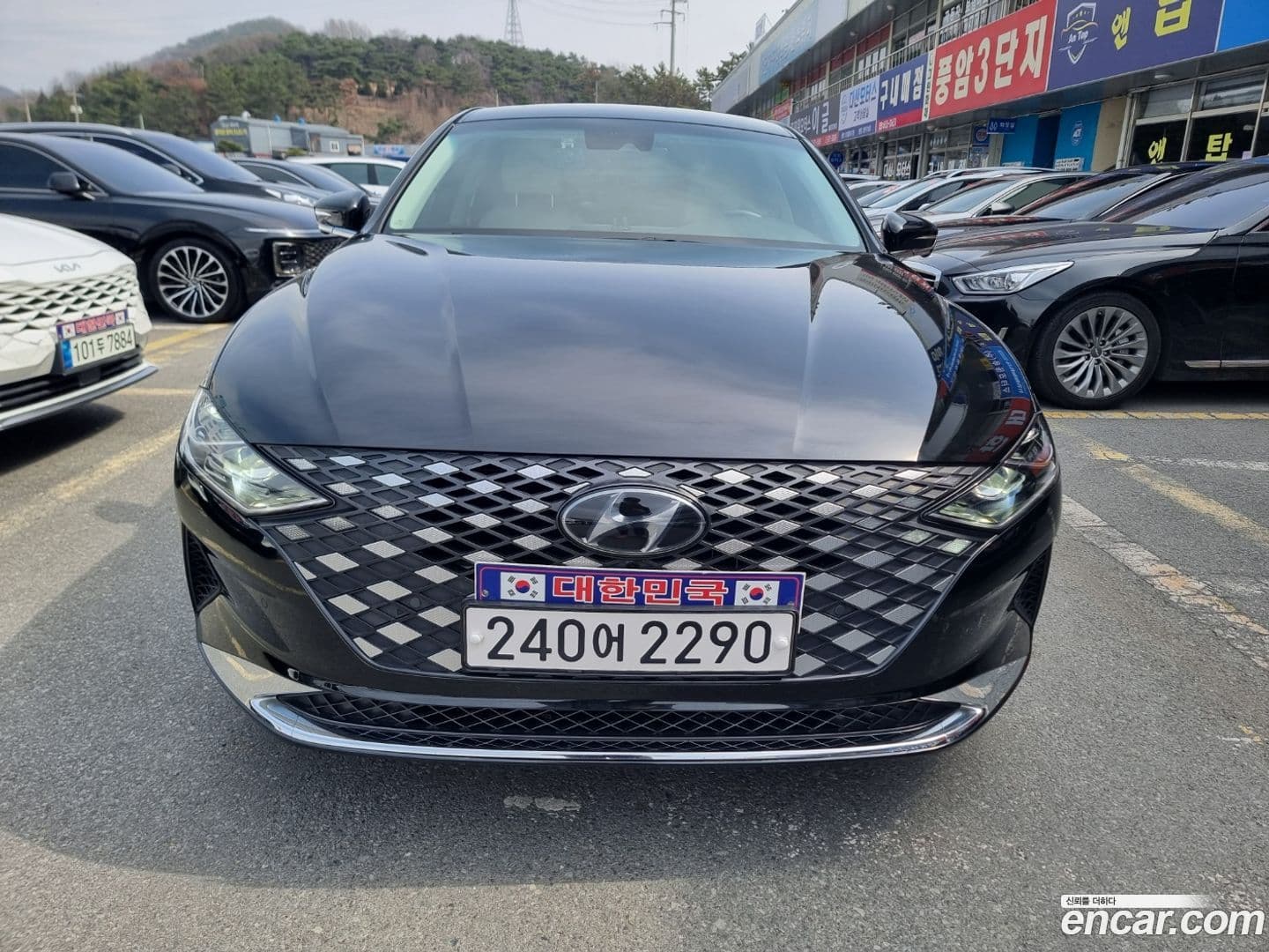 Main__Slider__Photo:Grandeur Hyundai 2022.1-0