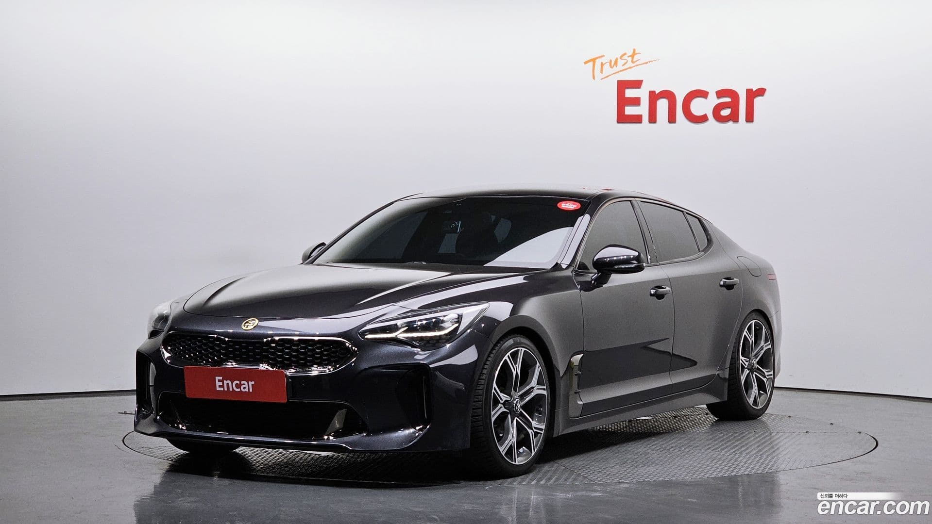 Main__Slider__Photo:Stinger Kia 2017.8-0