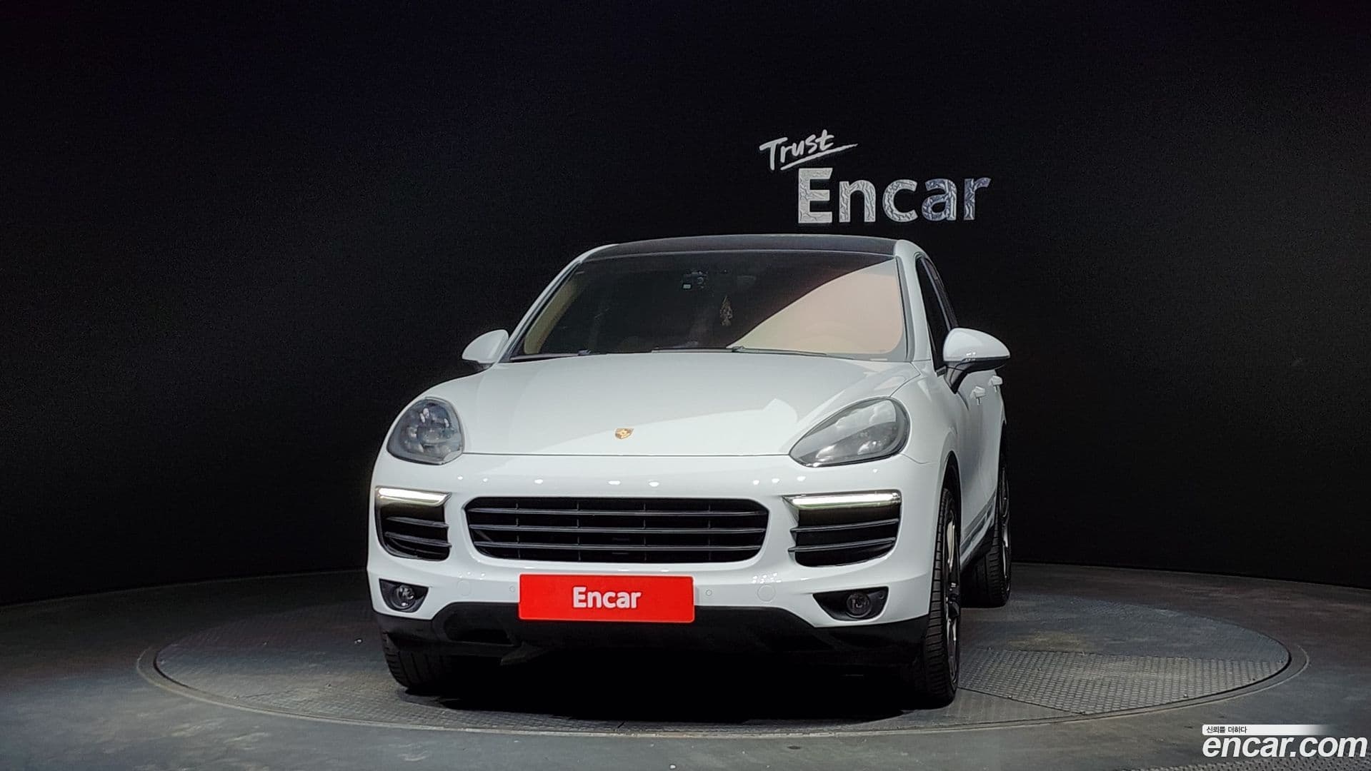 Main__Slider__Photo:Cayenne Porsche 2015.4-2
