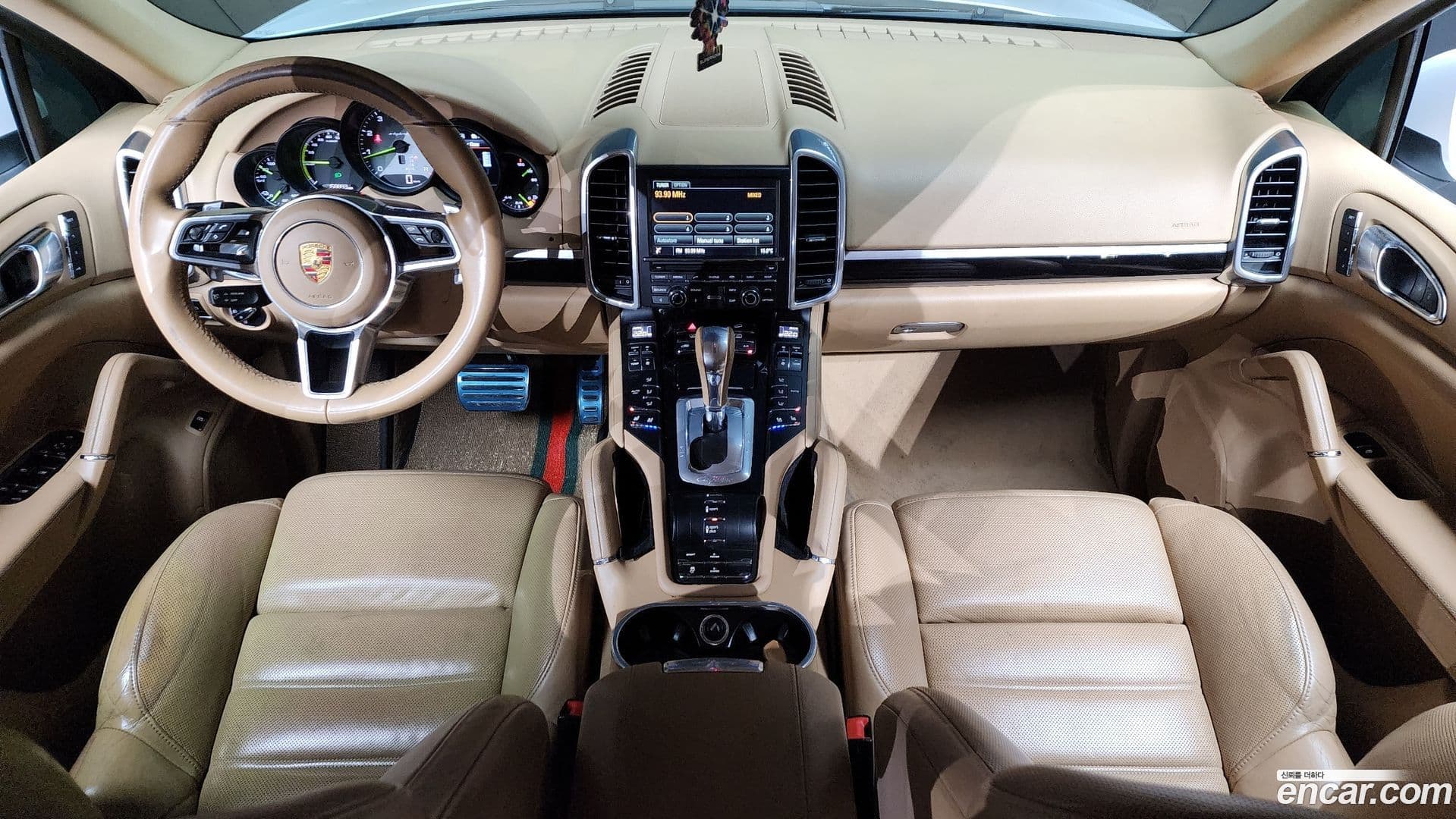 Main__Slider__Photo:Cayenne Porsche 2015.4-6