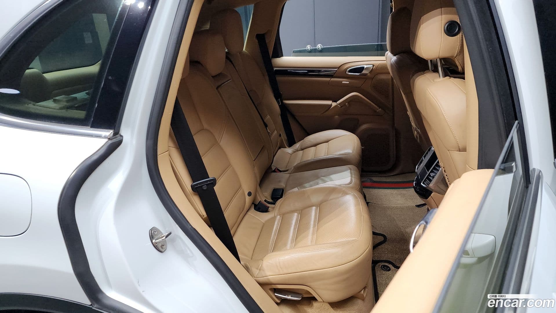 Main__Slider__Photo:Cayenne Porsche 2015.4-11