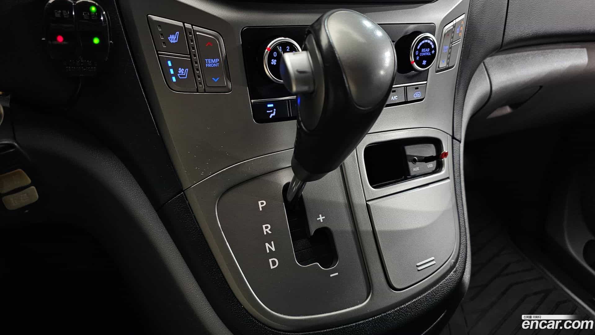 Starex Hyundai 2019.4-INNER-009