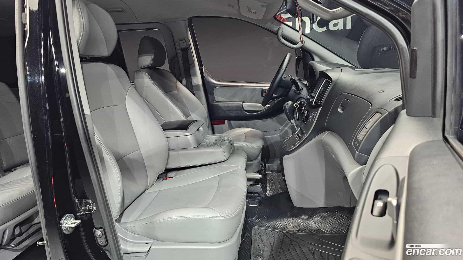 Starex Hyundai 2019.4-INNER-010