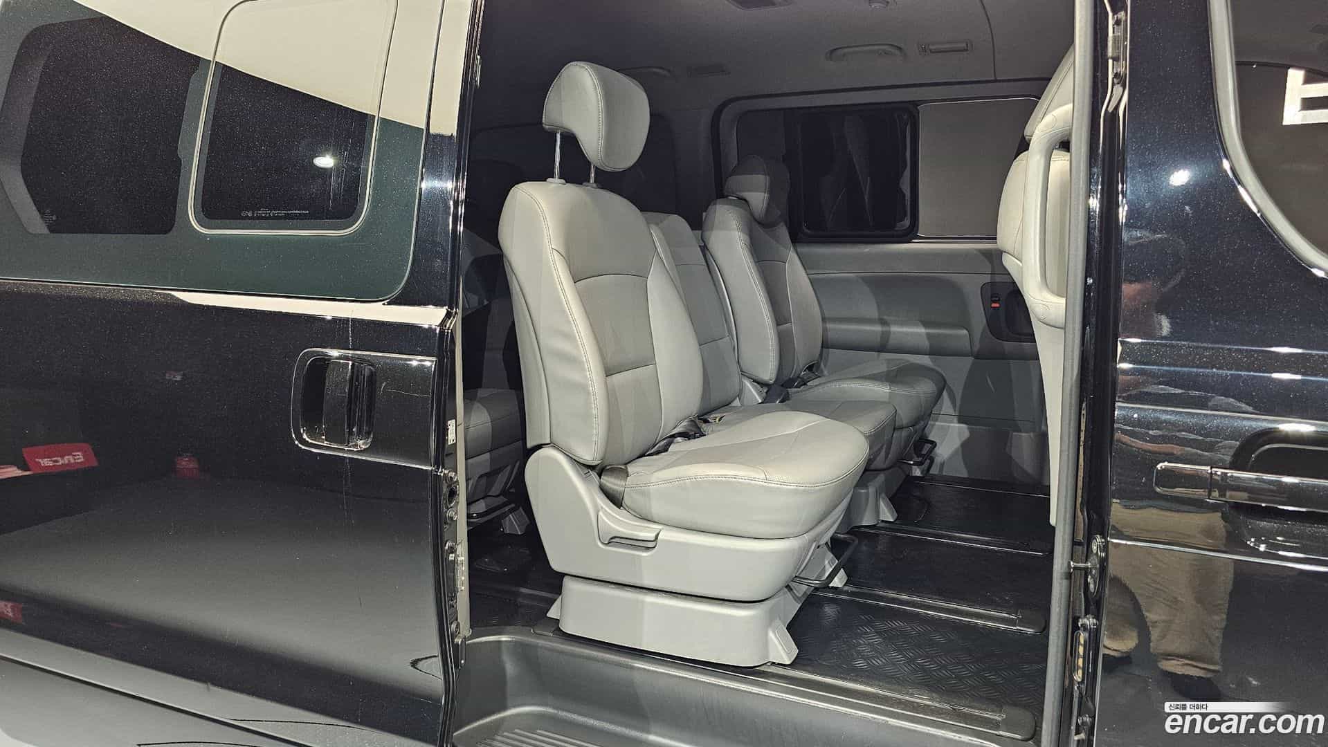 Starex Hyundai 2019.4-OPTION-017