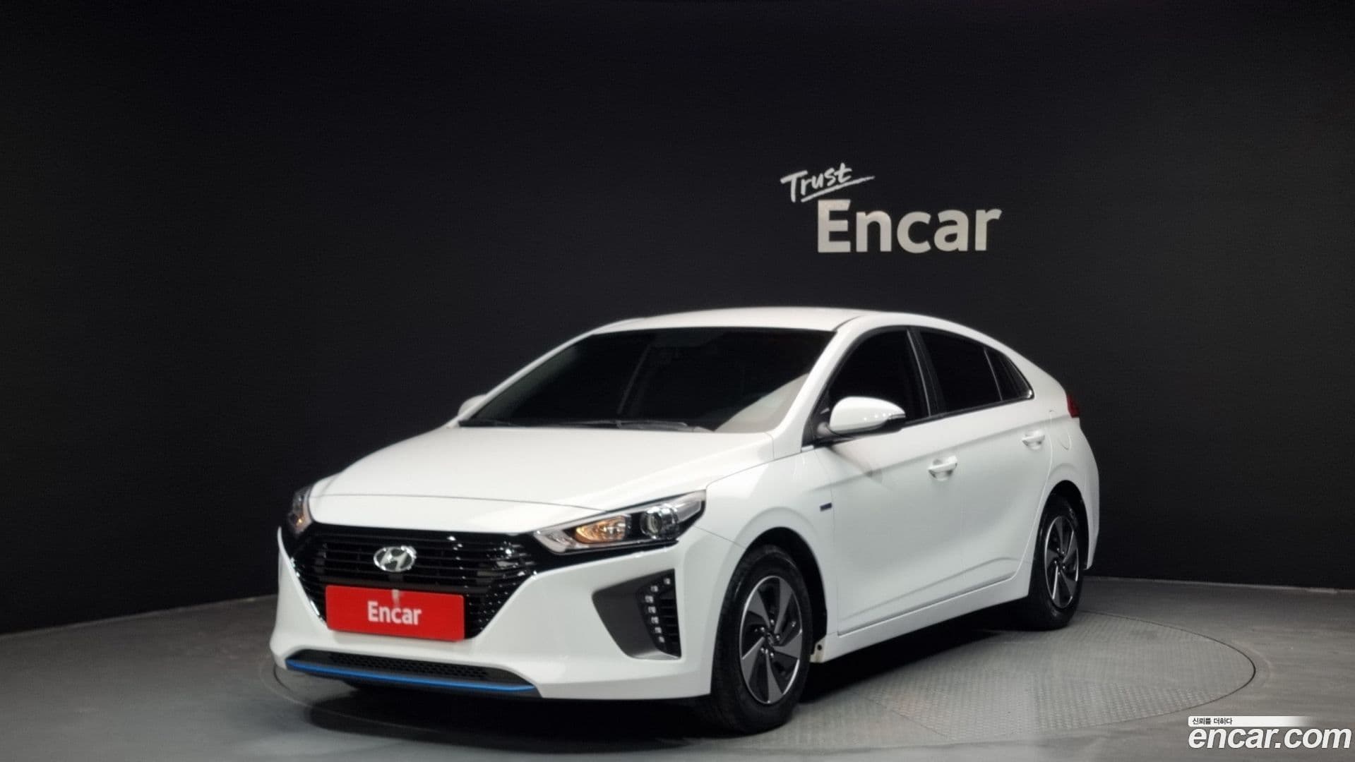 Main__Slider__Photo:Ioniq Hyundai 2019.0-0