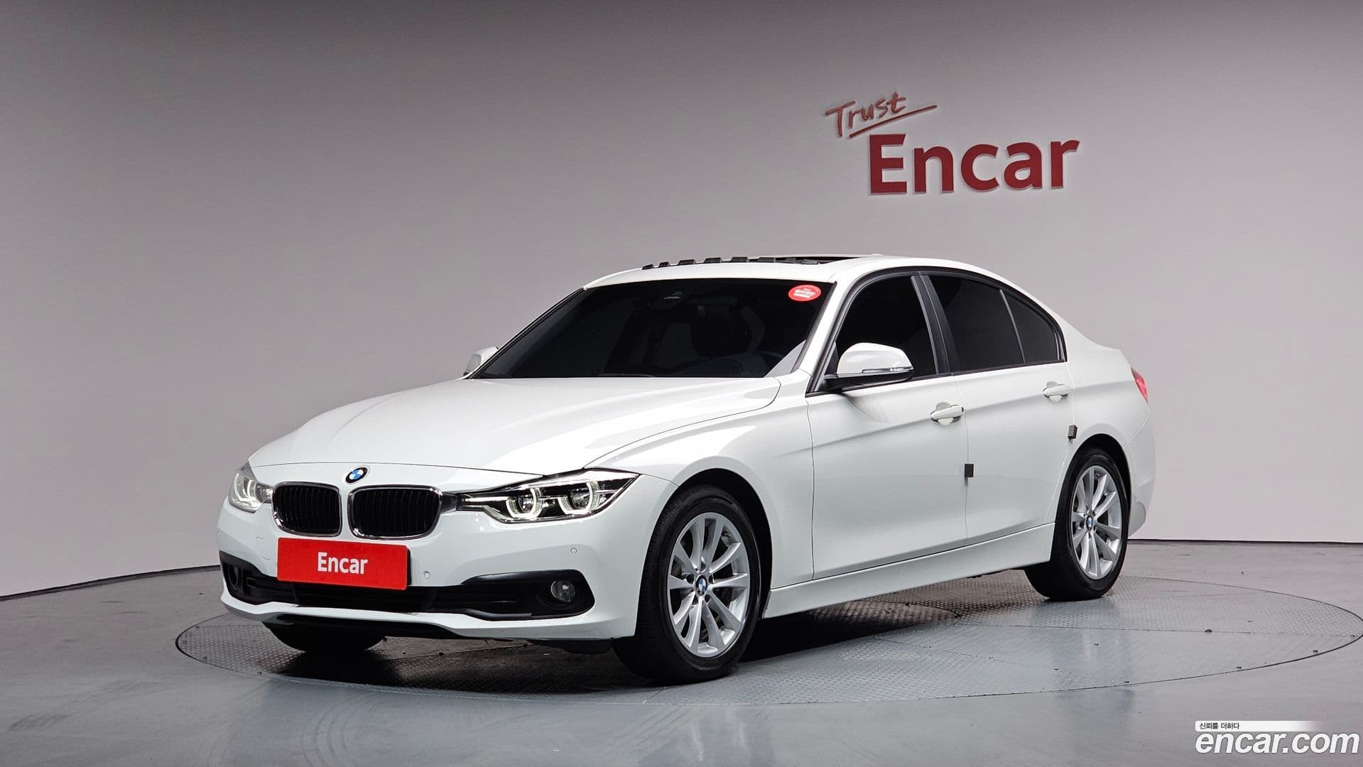 Main__Slider__Photo:3-Series BMW 2017.8-0