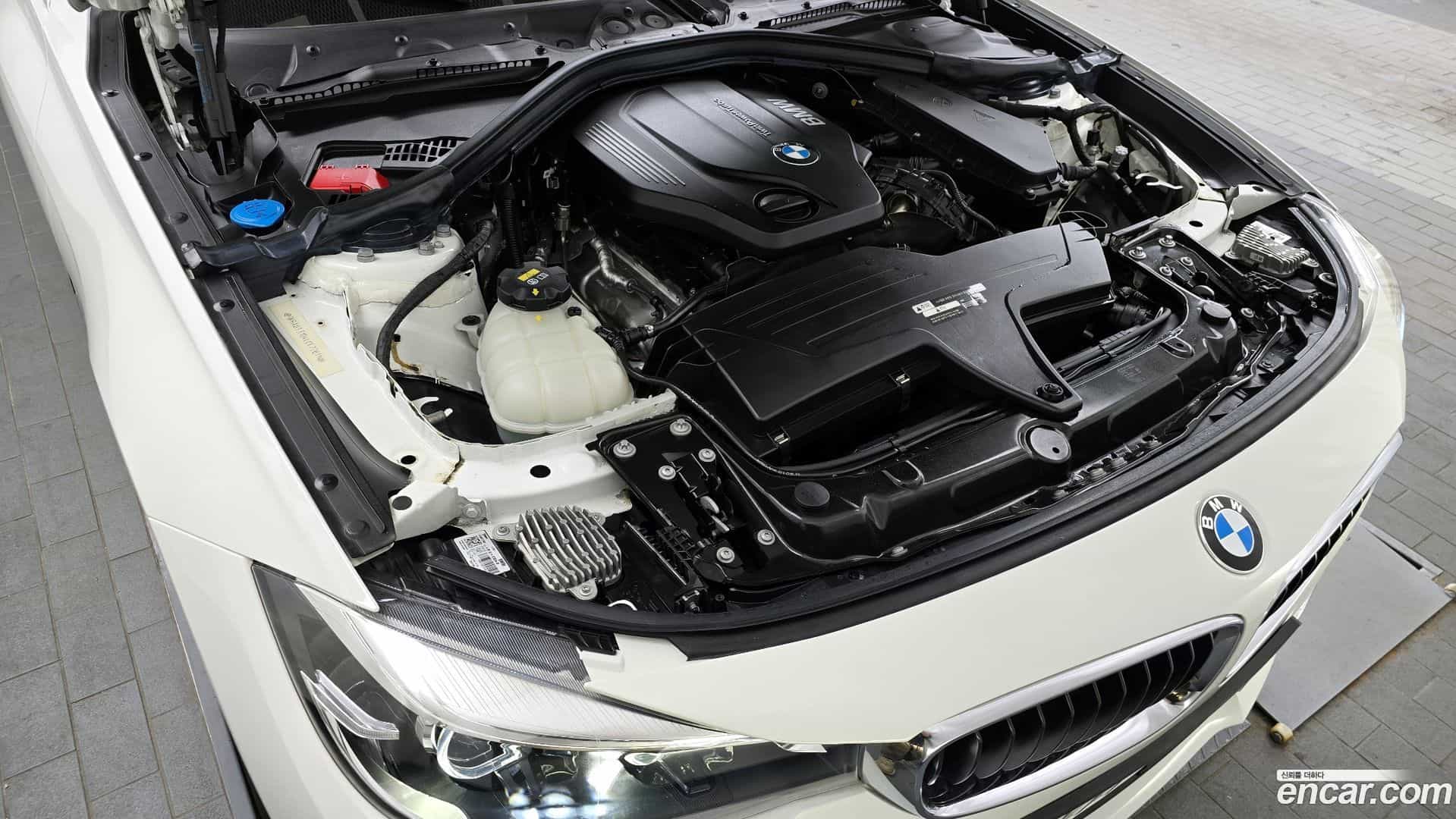 Gran Turismo BMW 2020.3-INNER-006