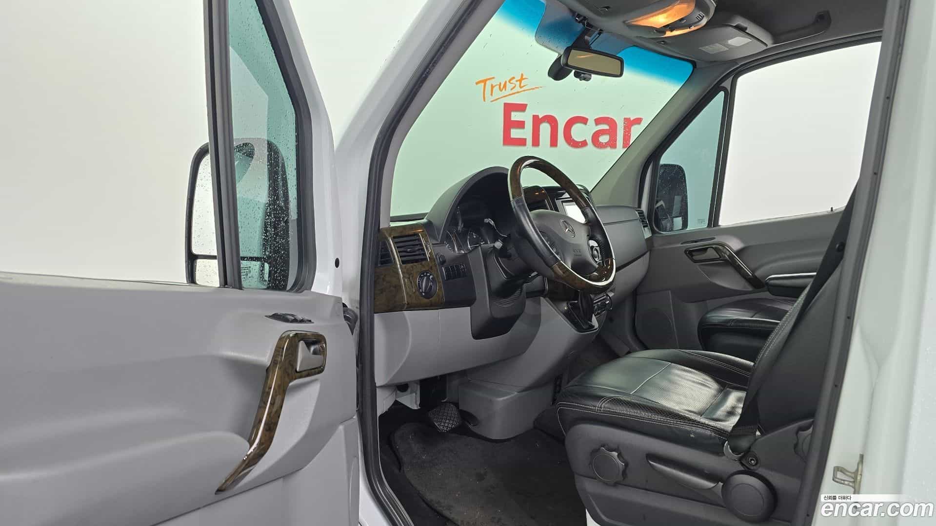 Sprinter Mercedes-Benz 2013.11-INNER-010