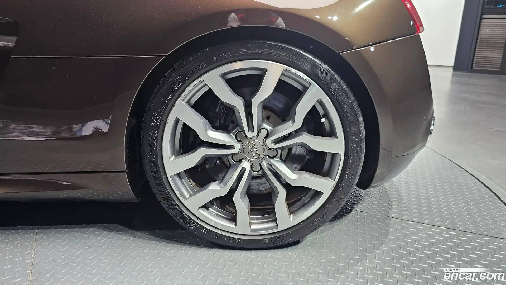 R8 Audi 2012.8-OUTER-005
