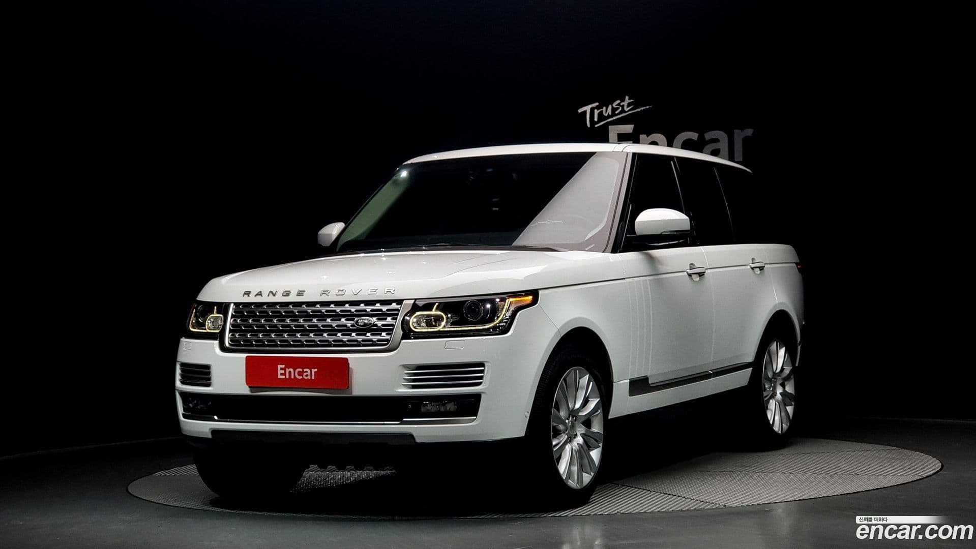 Main__Slider__Photo:Range Rover Land Rover 2015.4-0