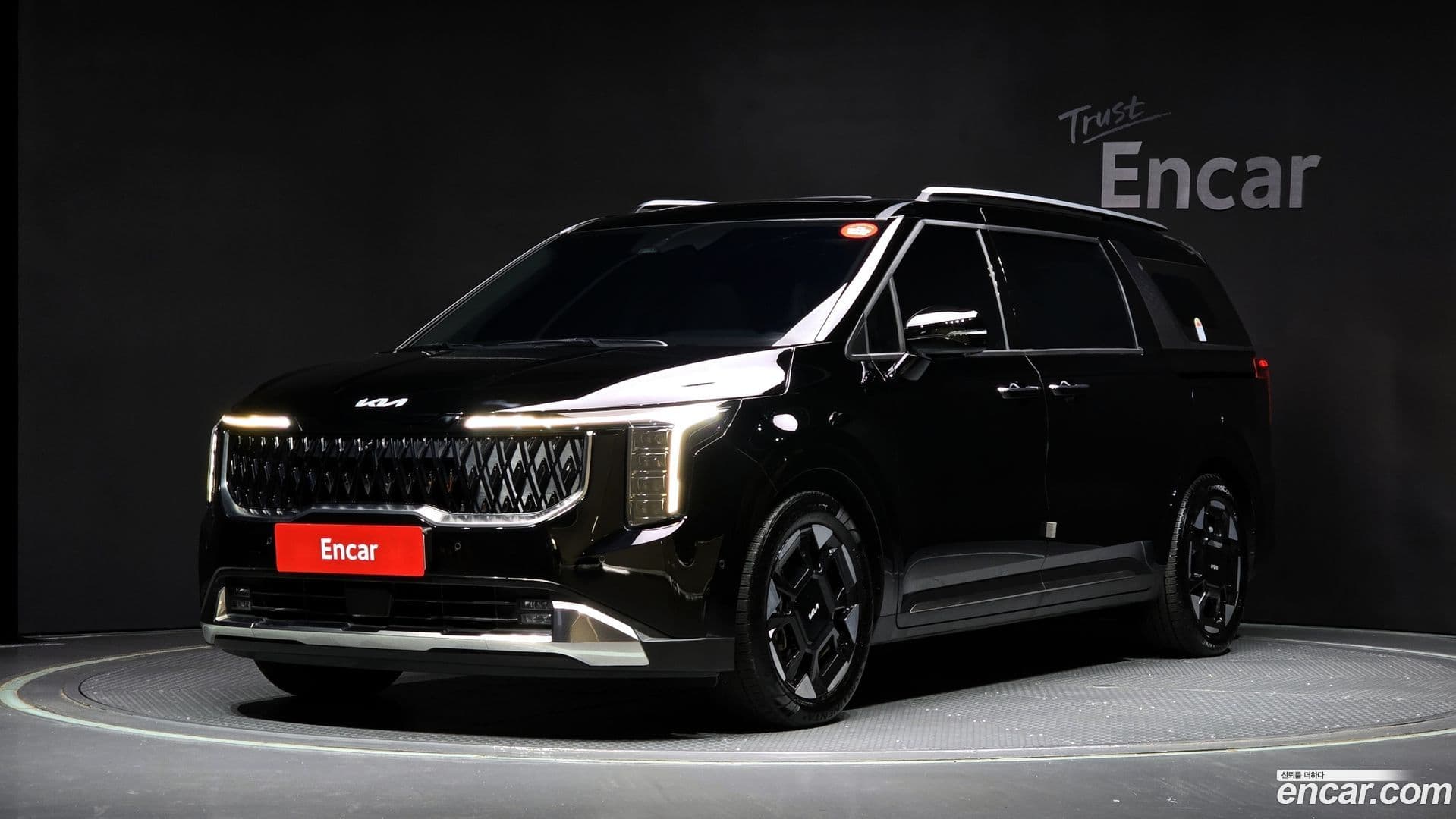 Main__Slider__Photo:Canival Kia 2024.3-0