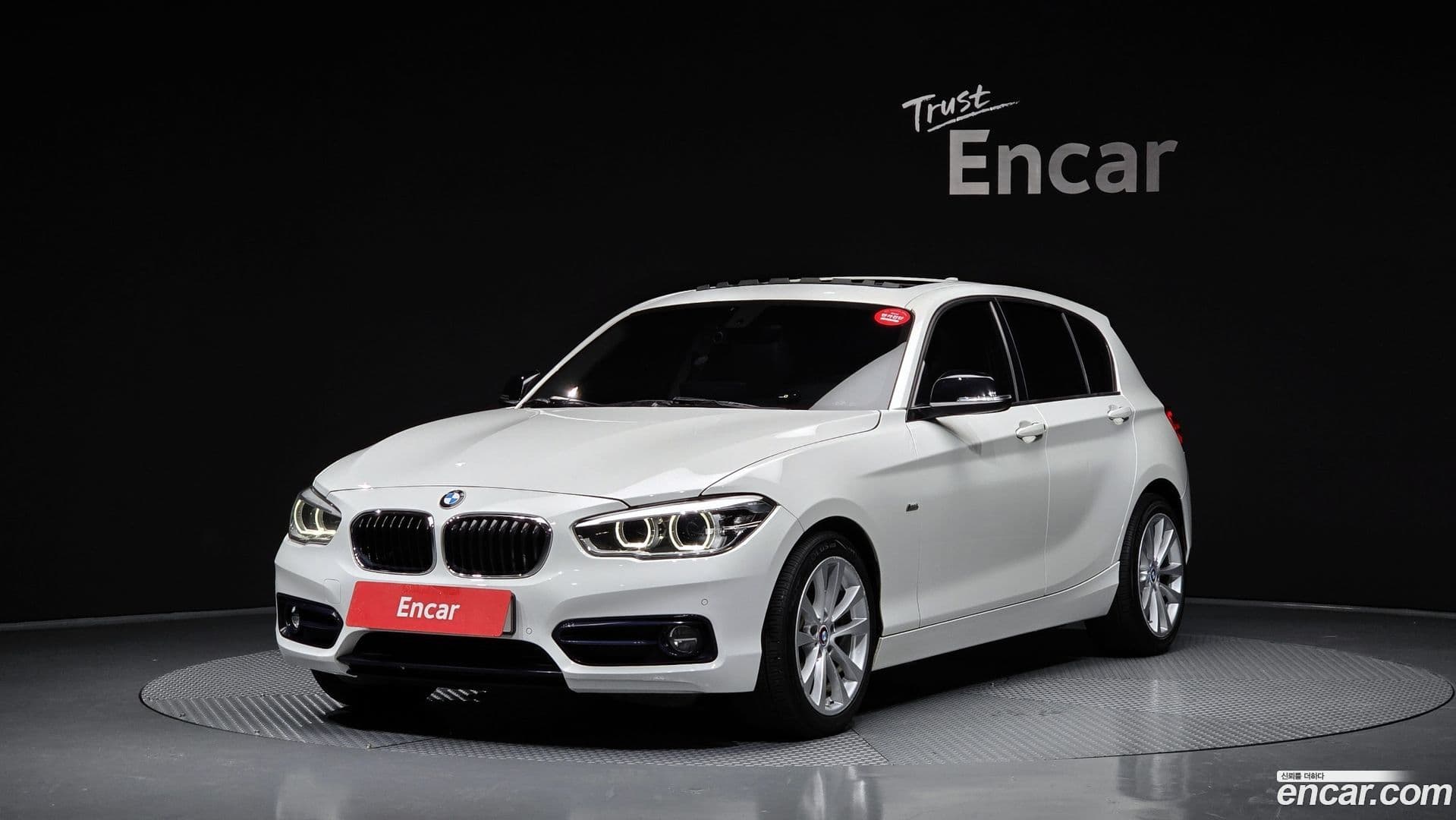 Main__Slider__Photo:1-Series BMW 2016.11-0