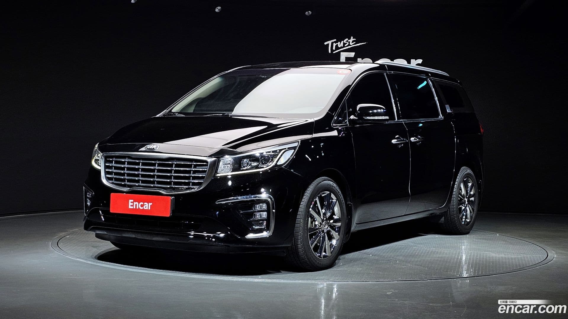 Main__Slider__Photo:Canival Kia 2018.3-0
