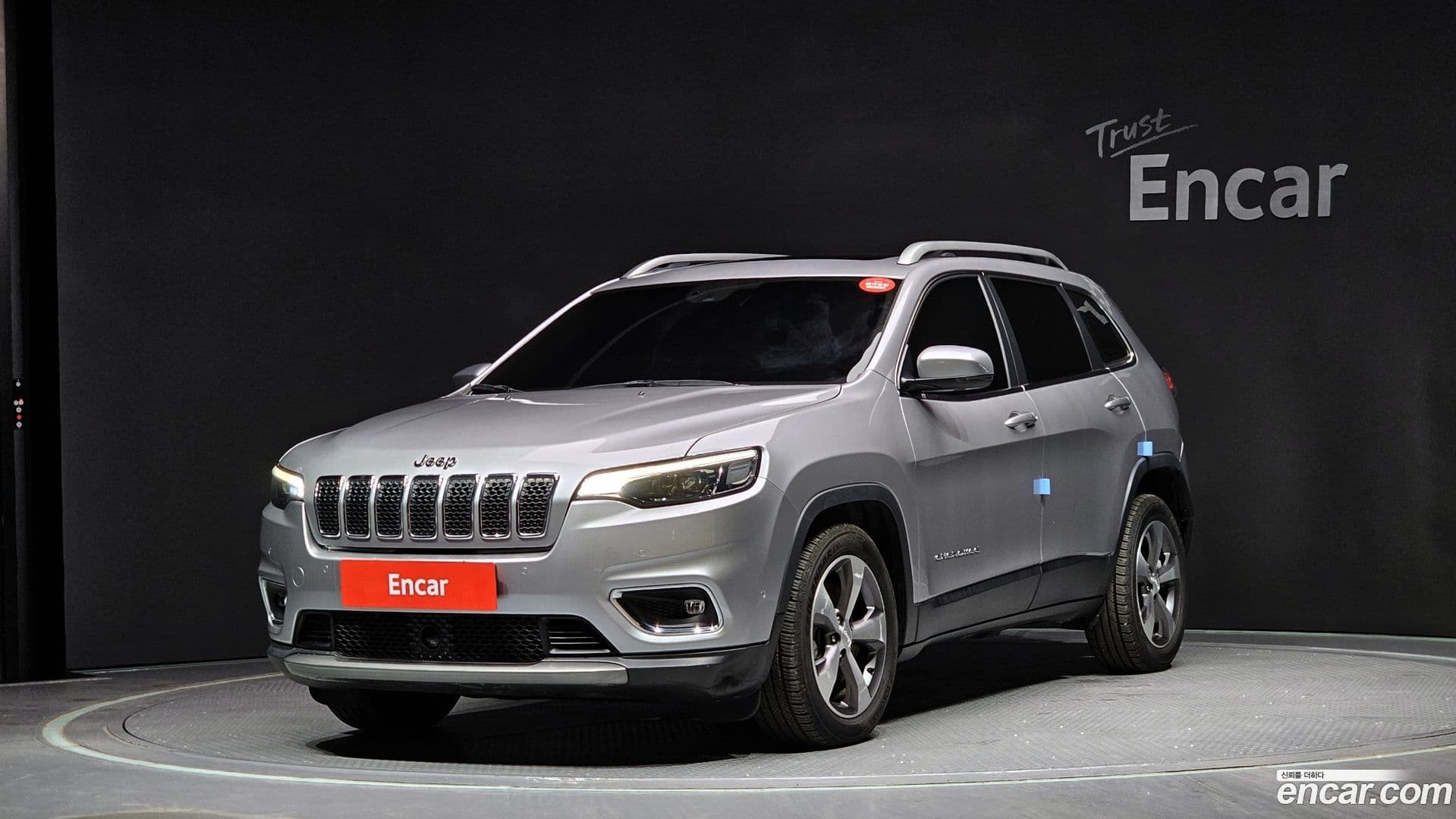 Main__Slider__Photo:Cherokee Jeep 2021.5-0