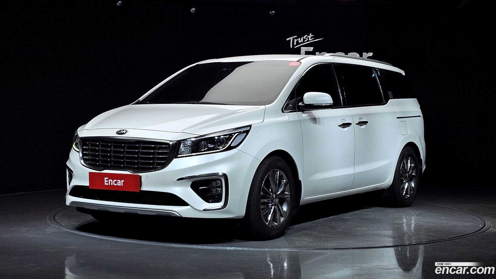 Main__Slider__Photo:Canival Kia 2019.11-0