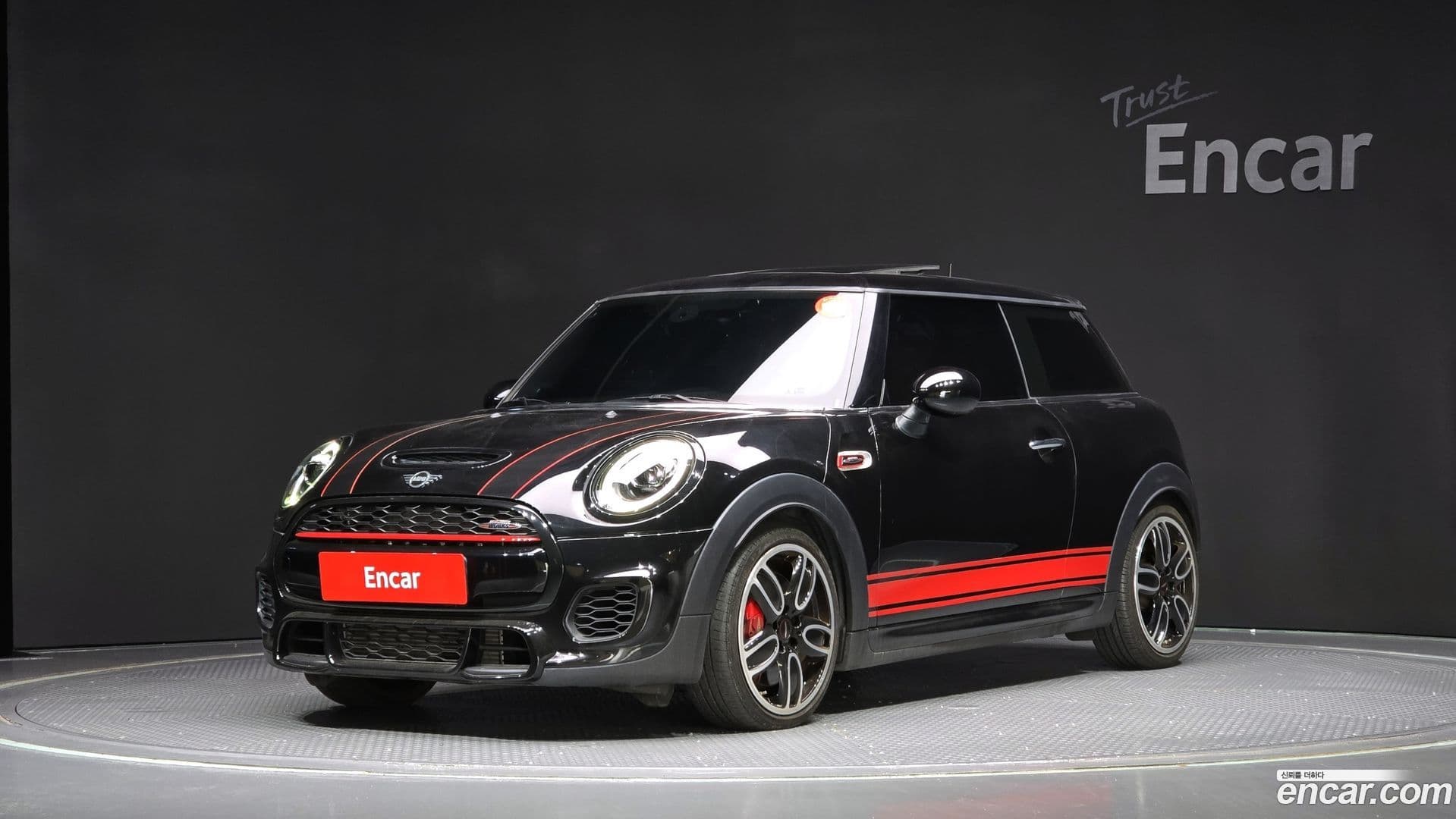 Main__Slider__Photo:Cooper Mini 2019.1-0