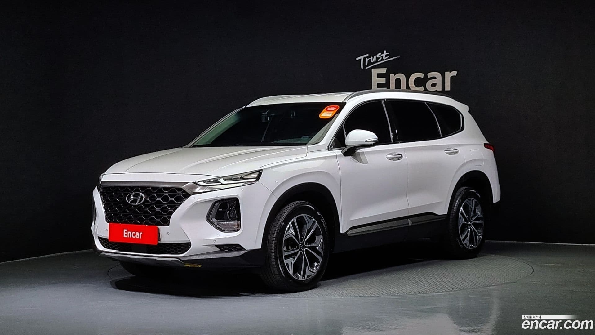 Main__Slider__Photo:Santafe Hyundai 2019.0-0