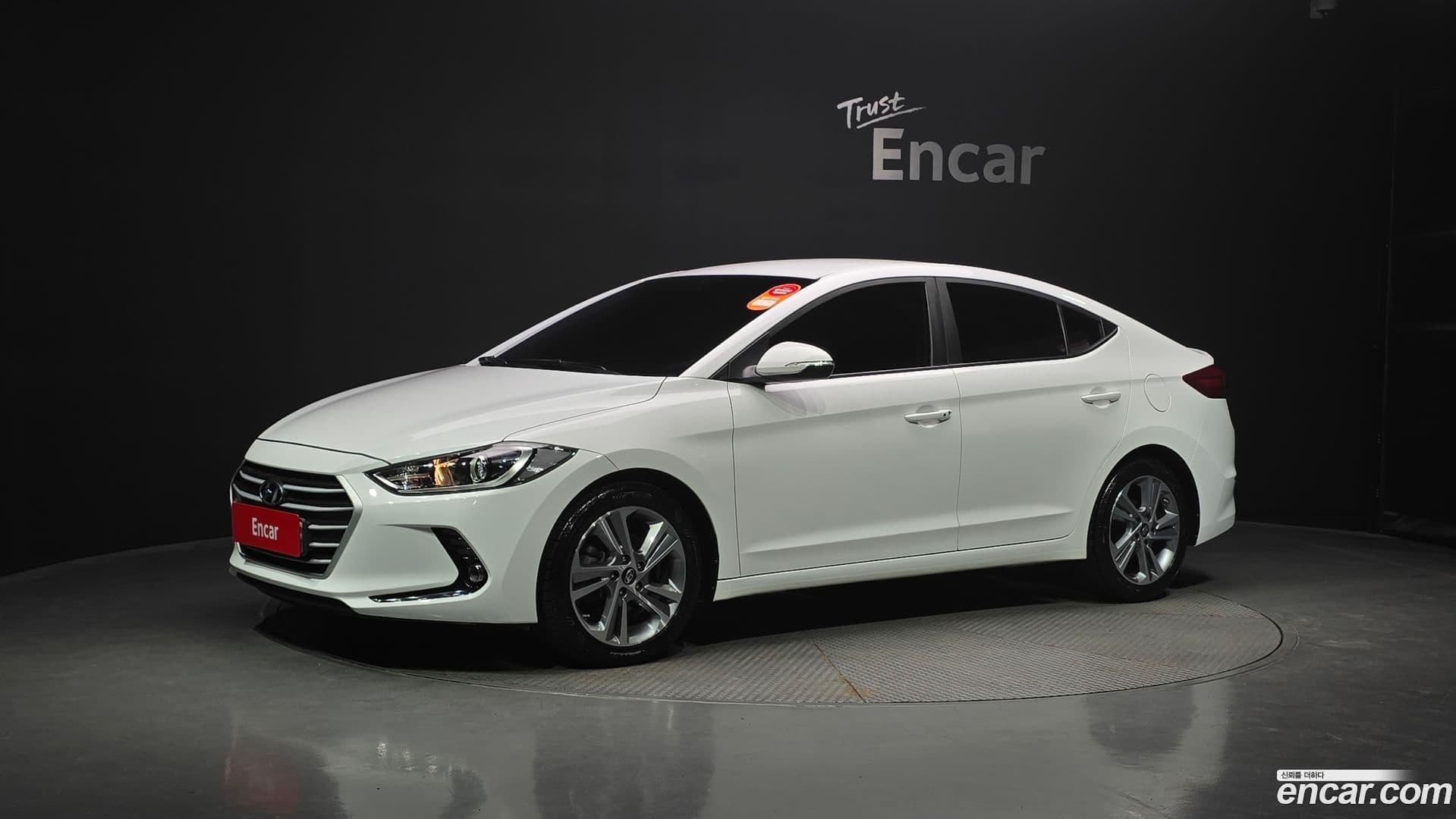 Main__Slider__Photo:AVANTE Hyundai 2017.4-0